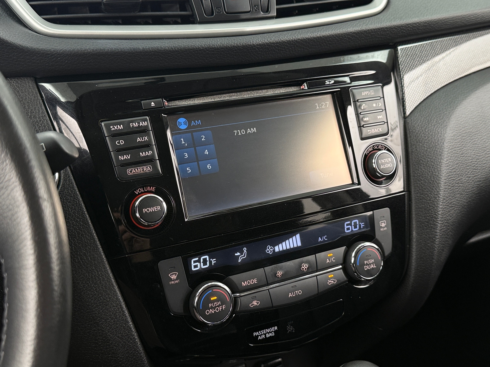 Thumbnail: 2015 Nissan Rogue - 3