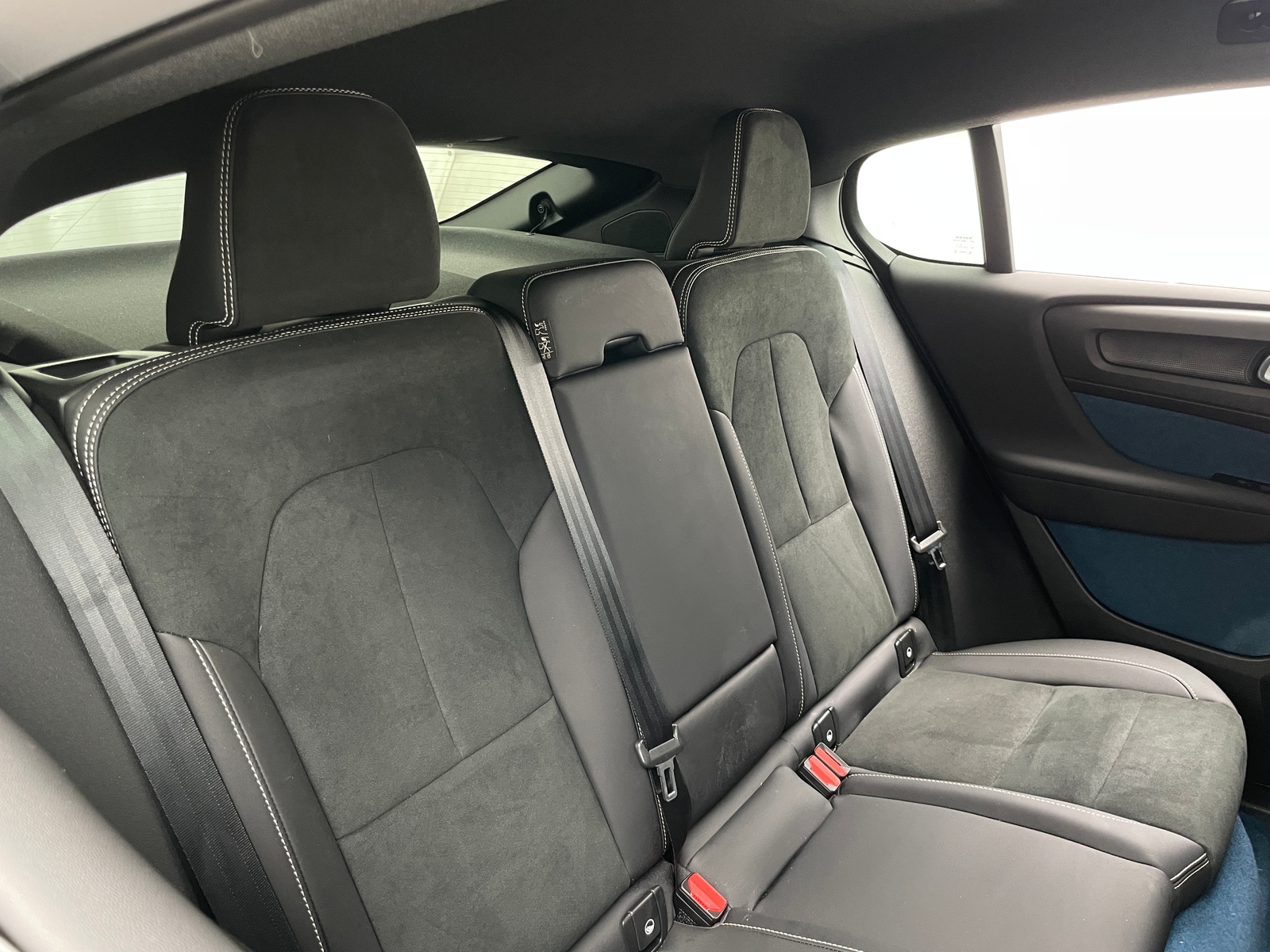 Thumbnail: 2023 Volvo C40 - 6