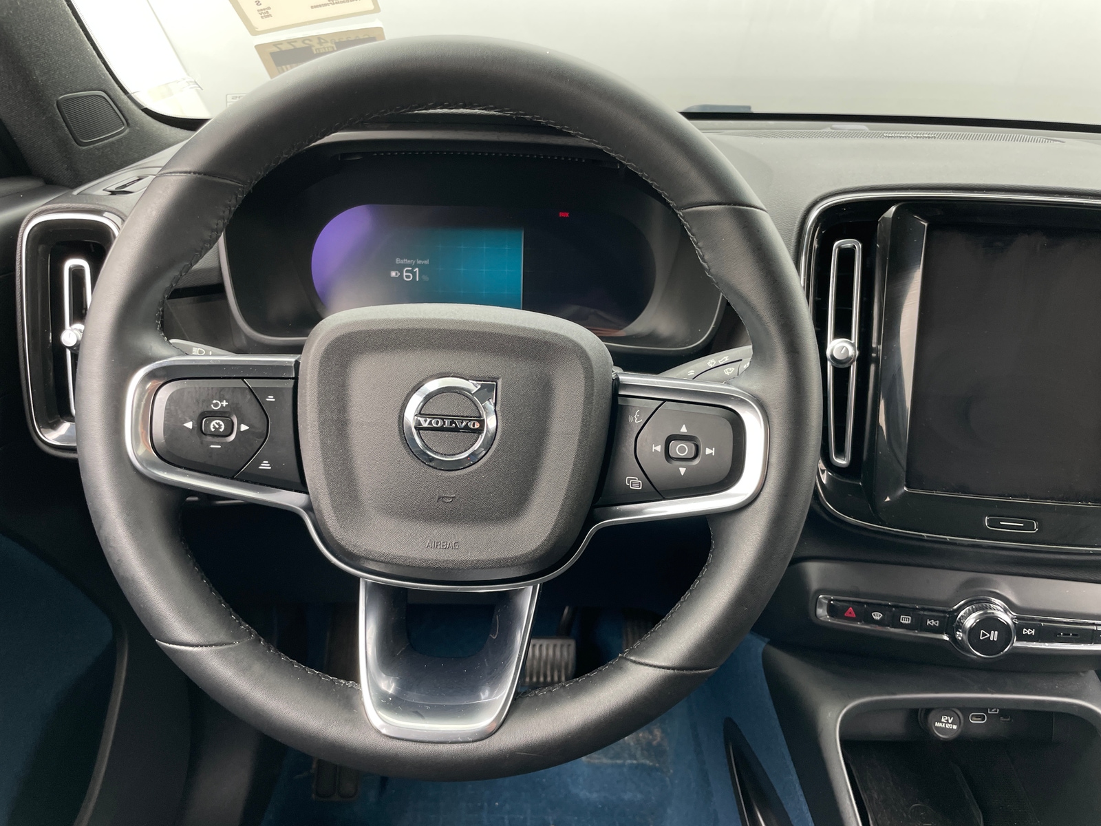 Thumbnail: 2023 Volvo C40 - 5