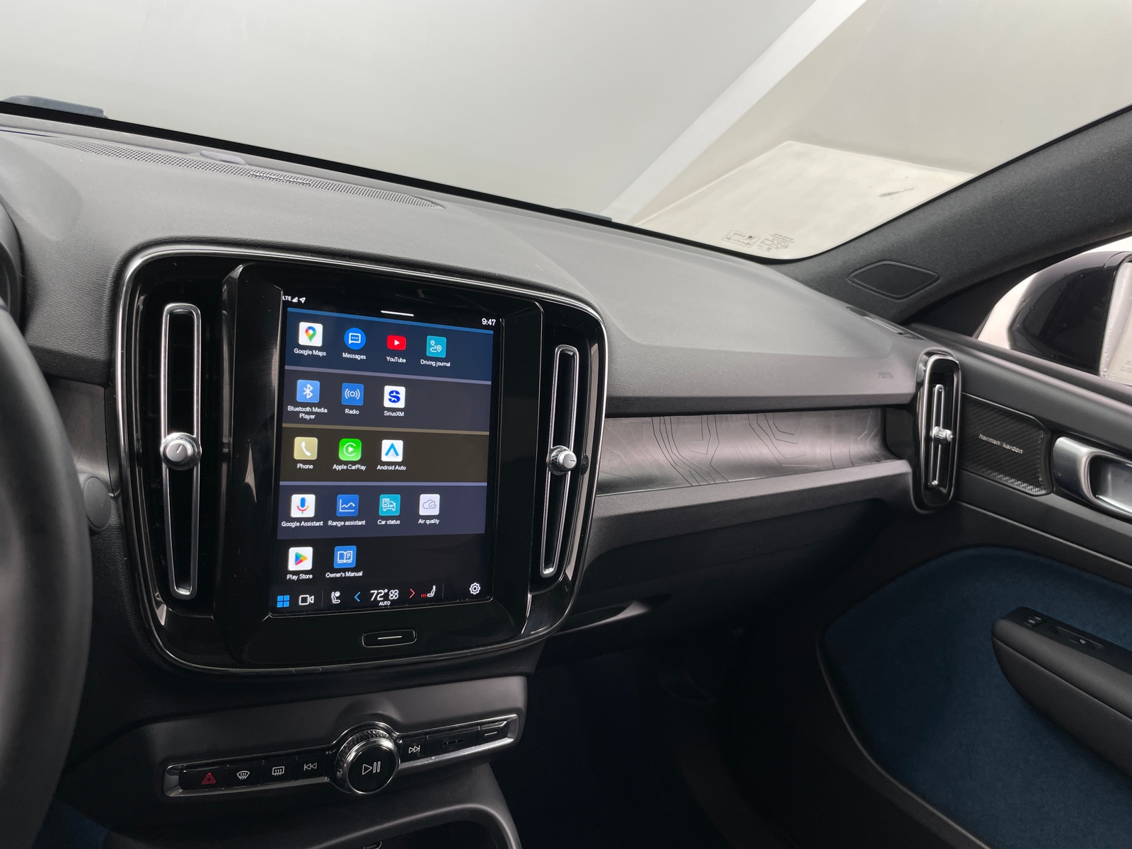 Thumbnail: 2023 Volvo C40 - 4