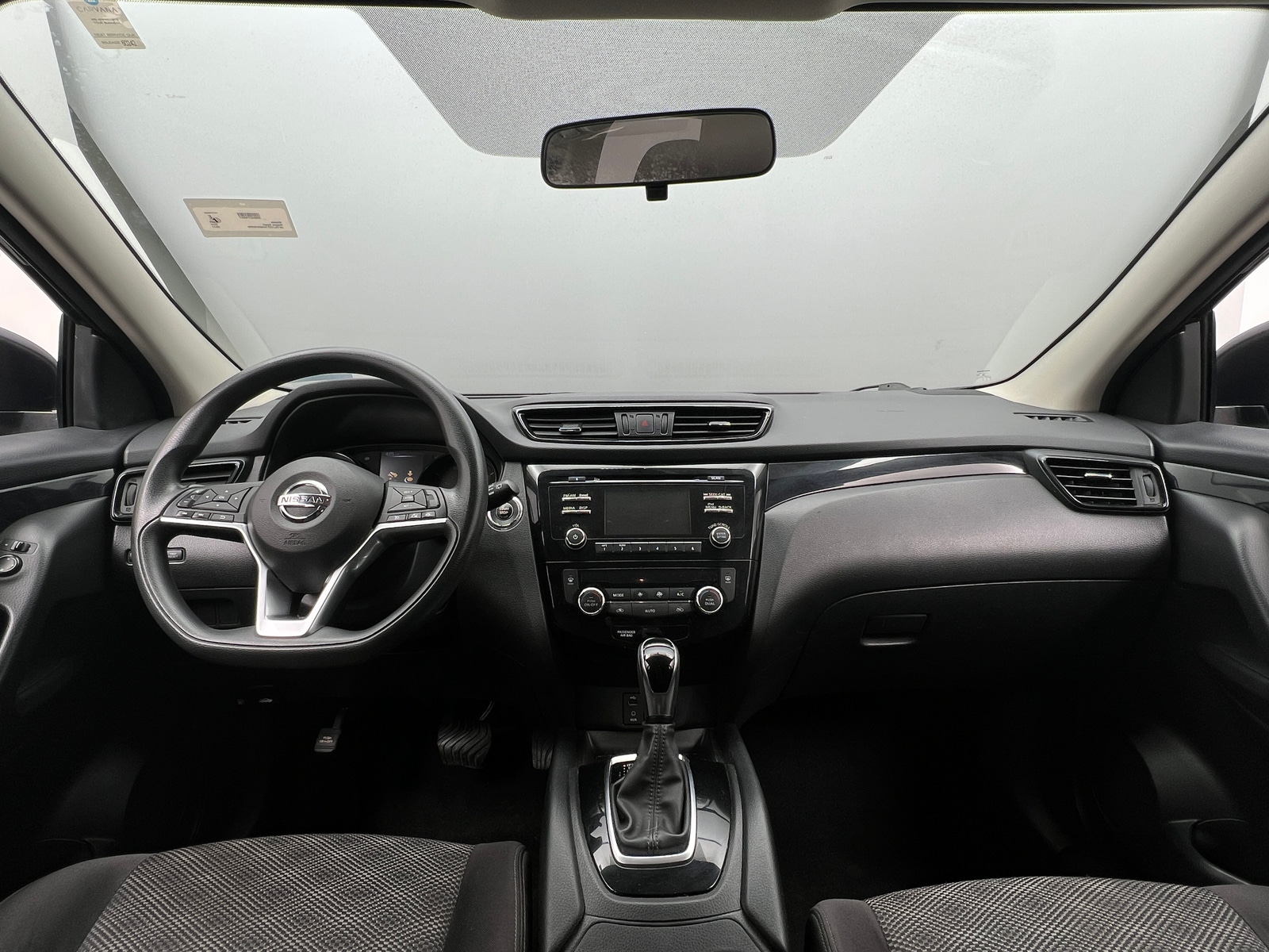 Thumbnail: 2017 Nissan Rogue Sport - 3