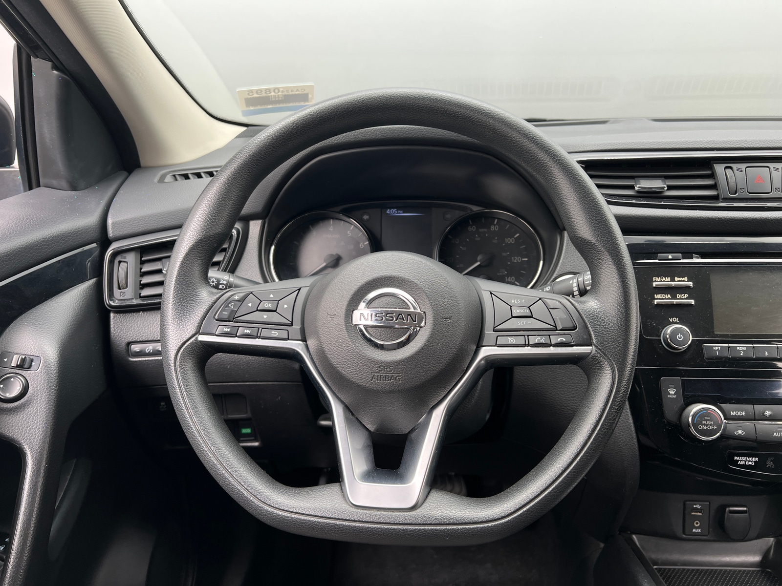 Thumbnail: 2017 Nissan Rogue Sport - 5