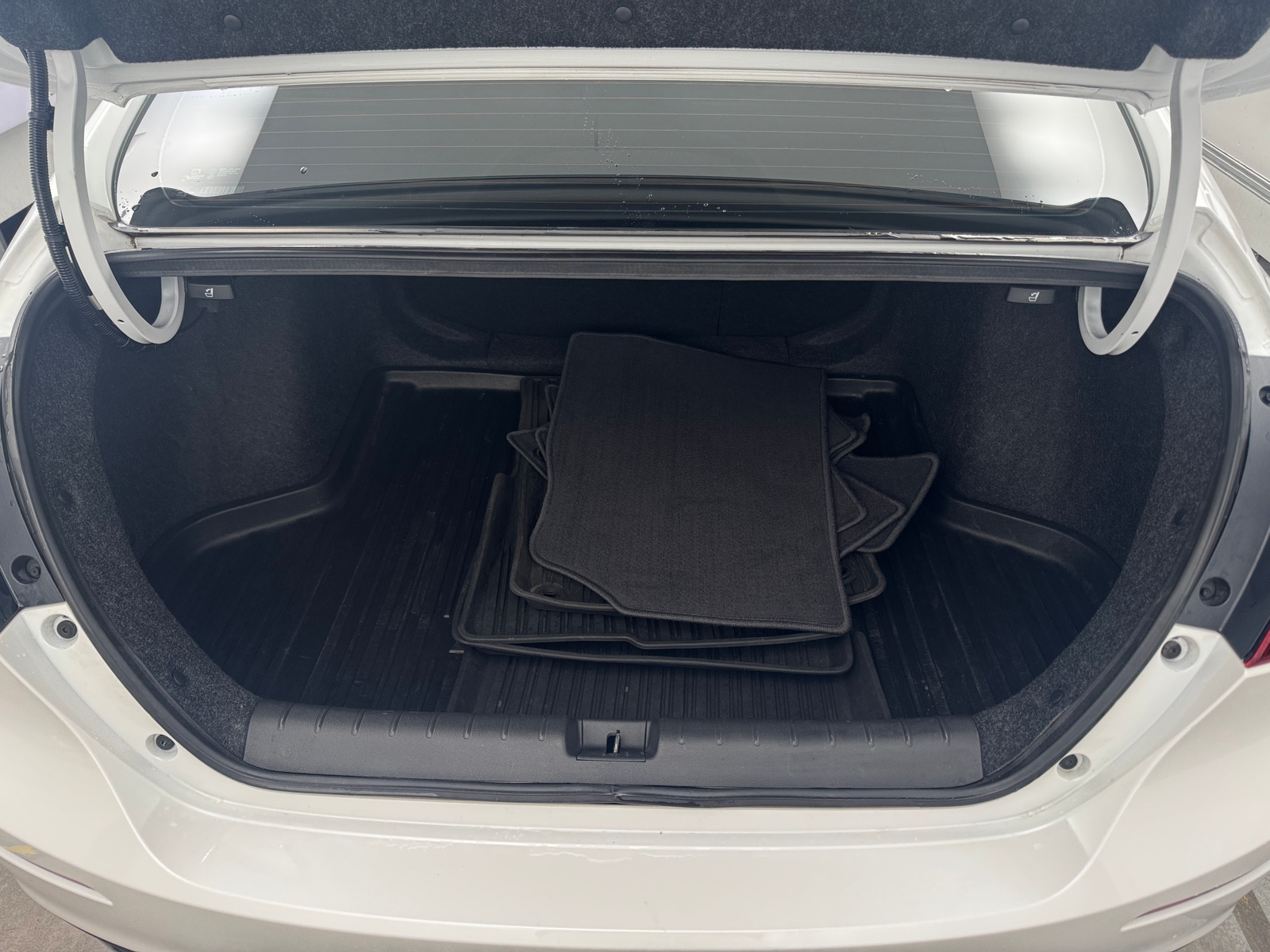 Thumbnail: 2020 Honda Insight - 6