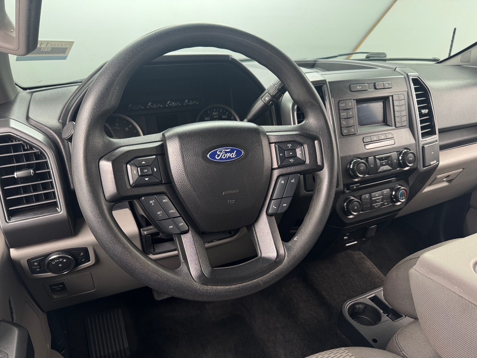 Thumbnail: 2018 Ford Econoline - 5