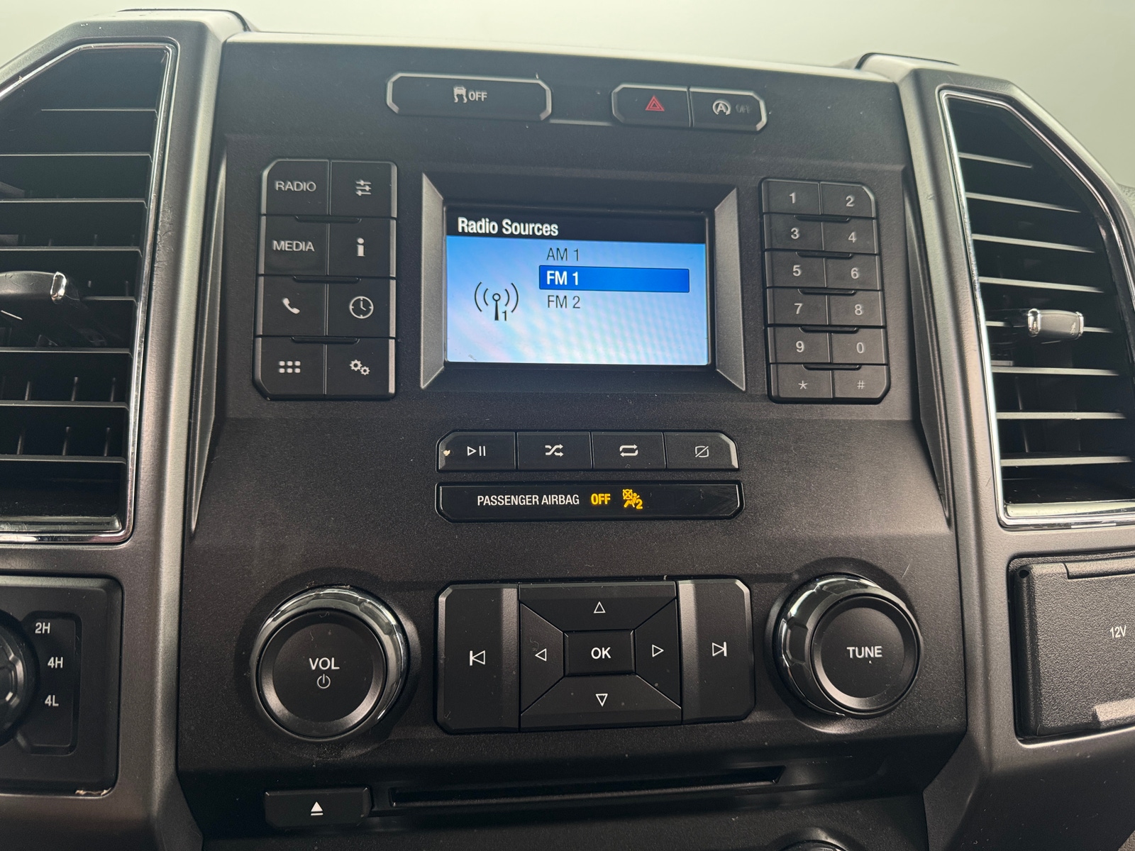 Thumbnail: 2018 Ford Econoline - 4