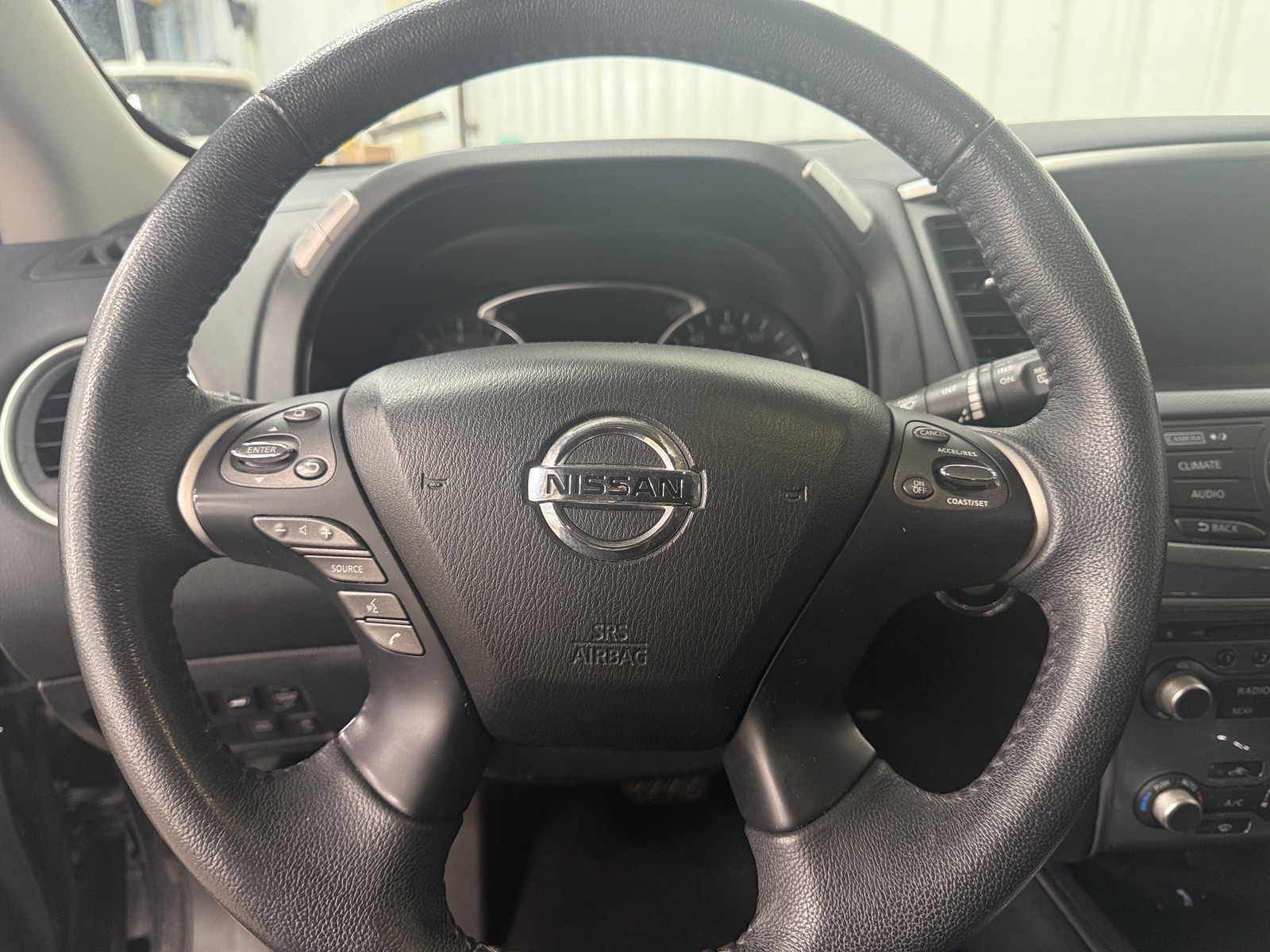 Thumbnail: 2017 Nissan Pathfinder - 4