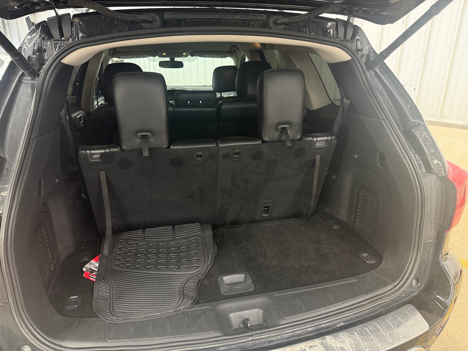 Thumbnail: 2017 Nissan Pathfinder - 6