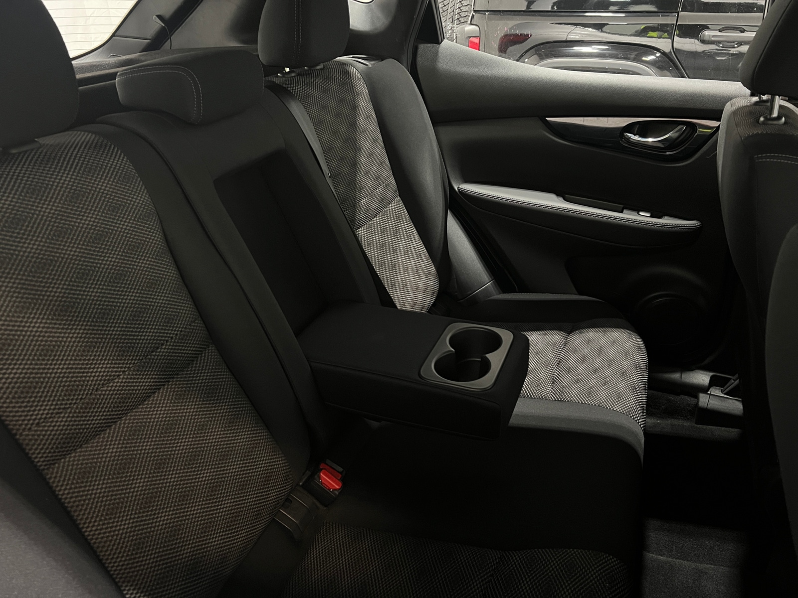 Thumbnail: 2017 Nissan Rogue Sport - 6