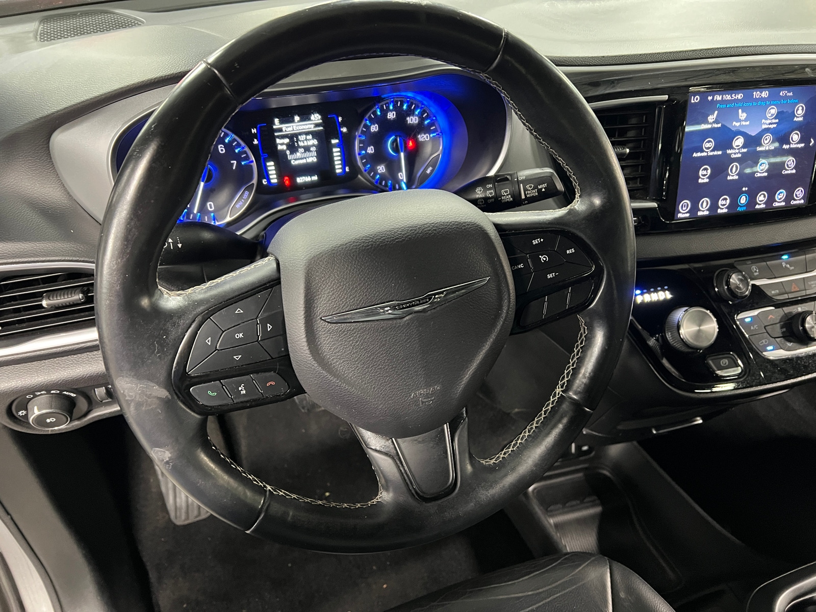 Thumbnail: 2018 Chrysler Pacifica - 4