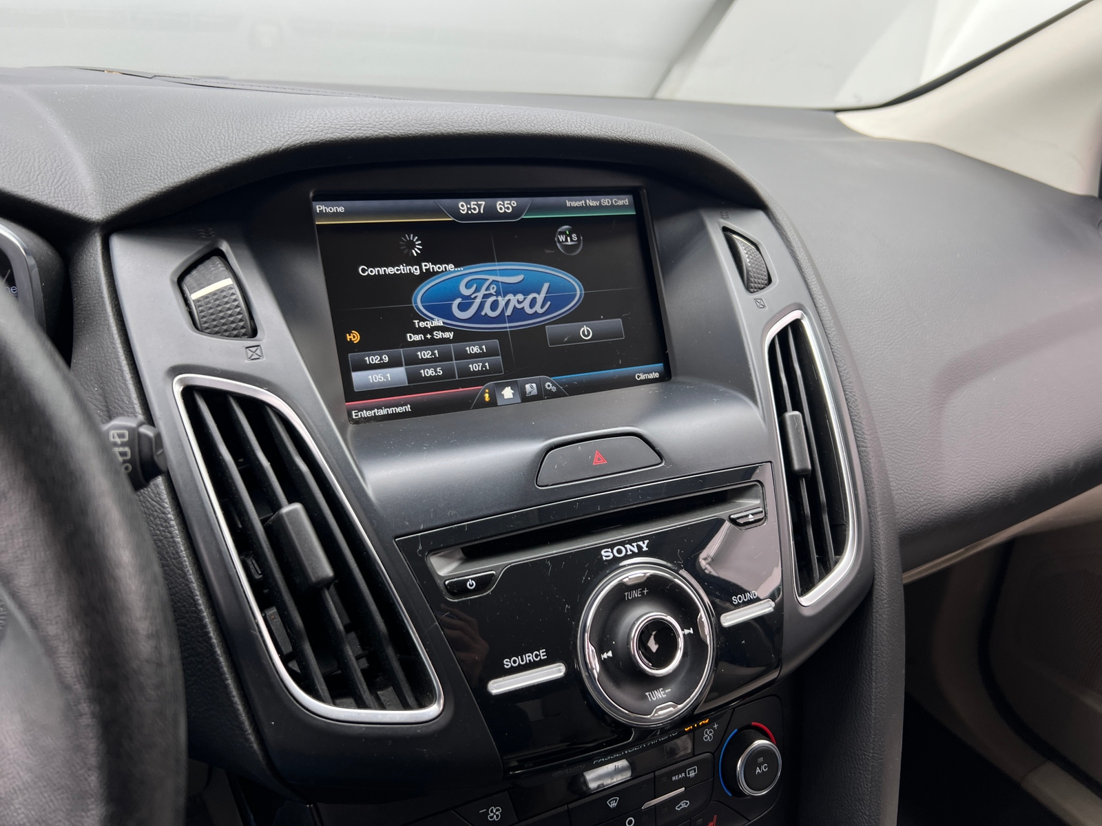 Thumbnail: 2015 Ford Focus - 4