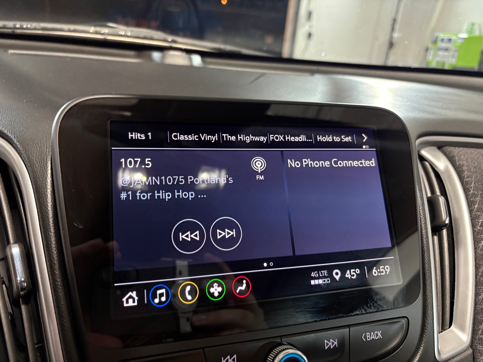 Thumbnail: 2024 Chevrolet Malibu - 4