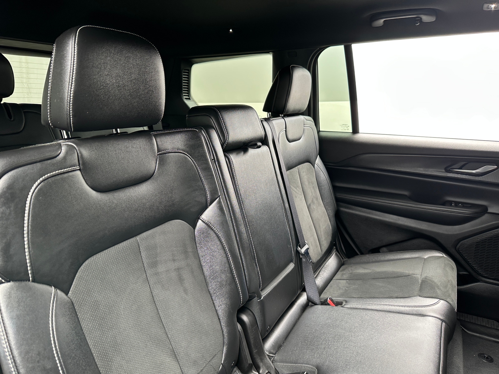 Thumbnail: 2024 Jeep Grand Cherokee L - 5