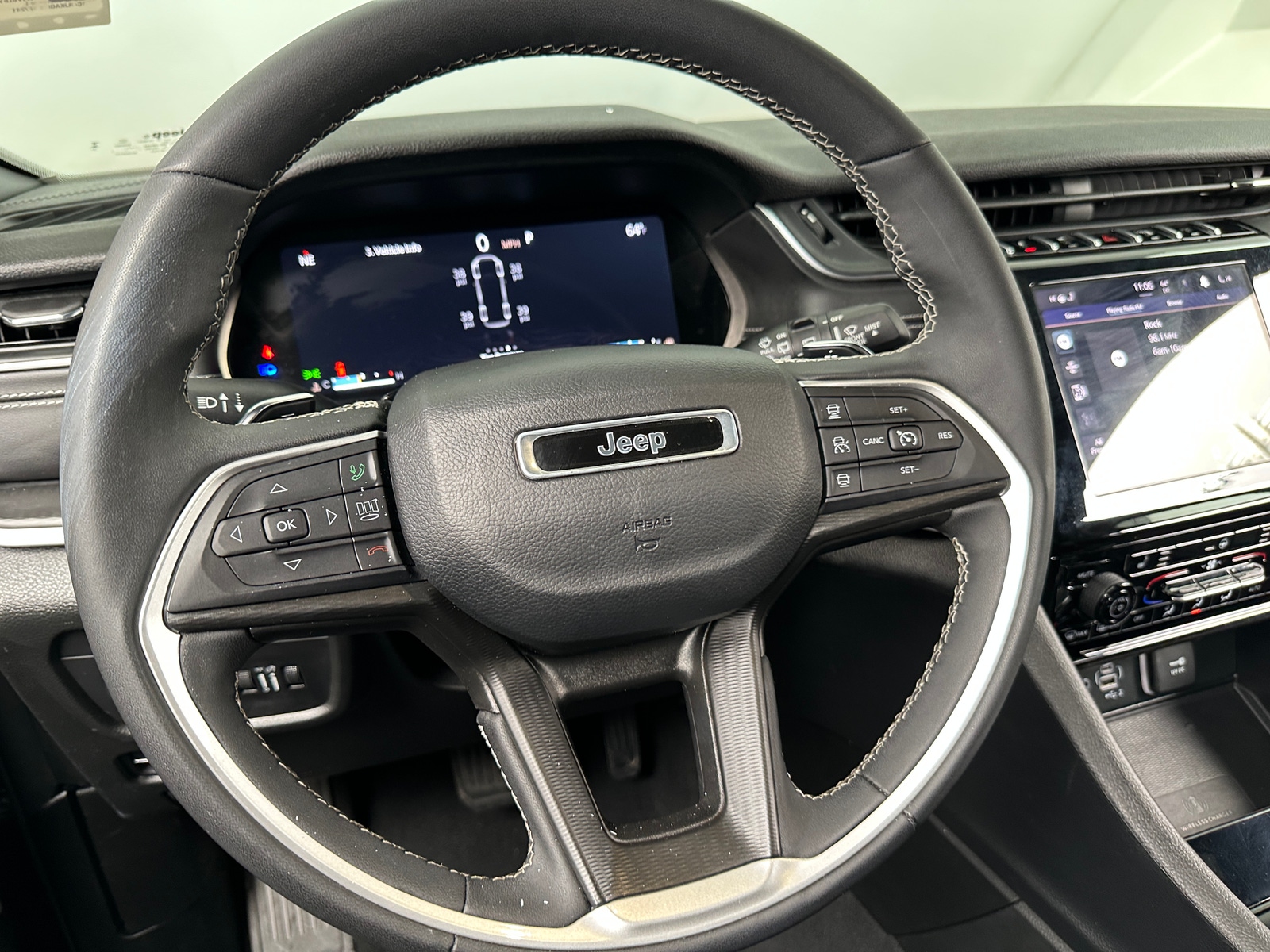 Thumbnail: 2024 Jeep Grand Cherokee L - 4