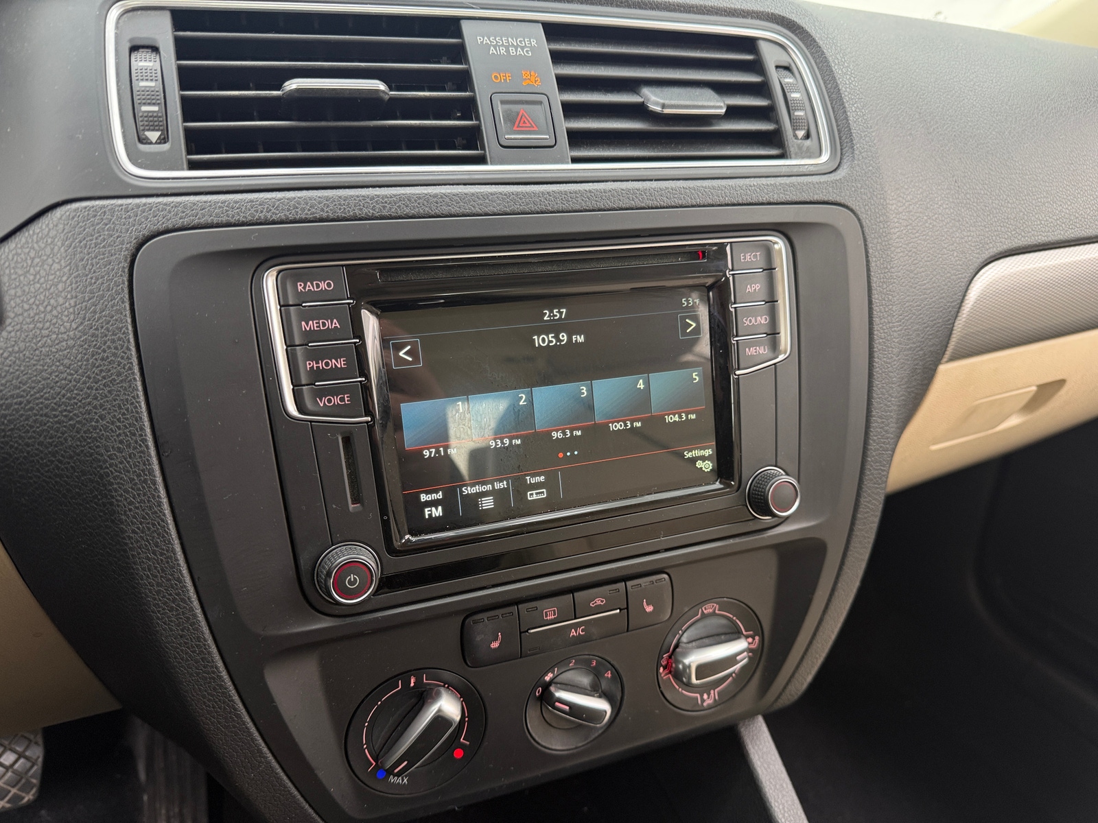 Thumbnail: 2018 Volkswagen Jetta - 3