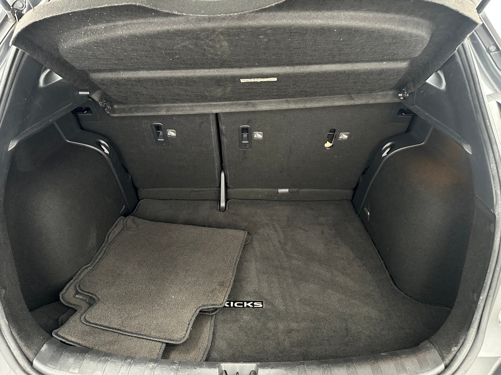 Thumbnail: 2018 Nissan Kicks - 7