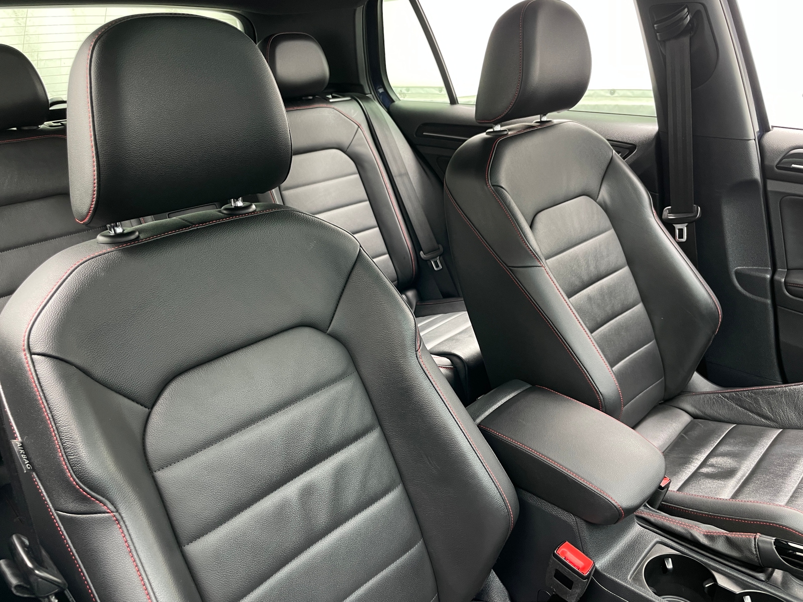 Thumbnail: 2016 Volkswagen Golf - 2