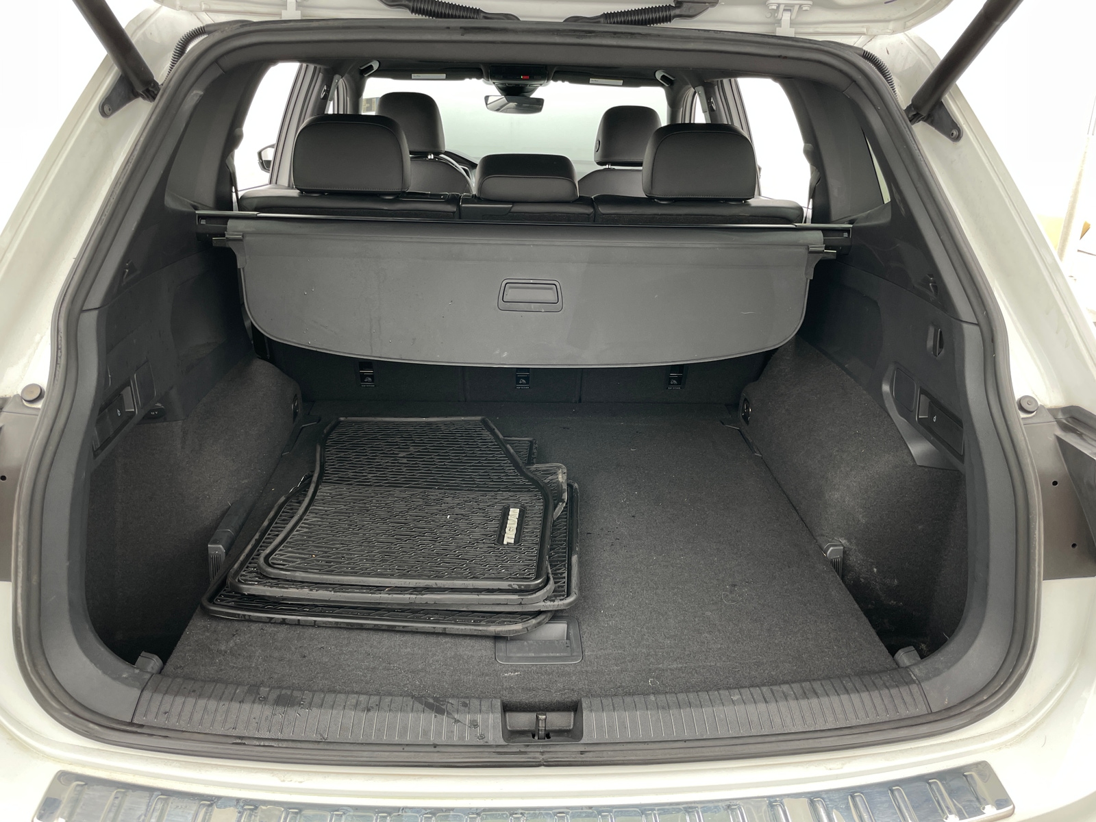 Thumbnail: 2020 Volkswagen Tiguan - 6