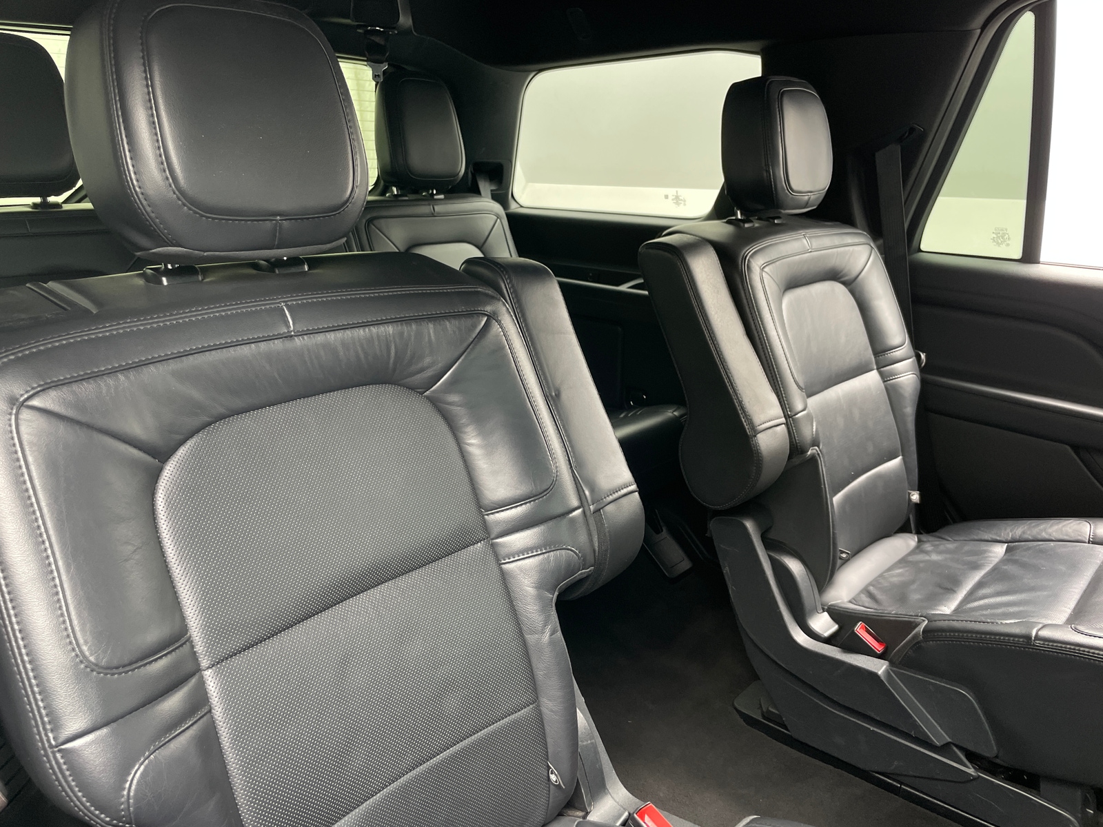 Thumbnail: 2024 Lincoln Navigator - 5