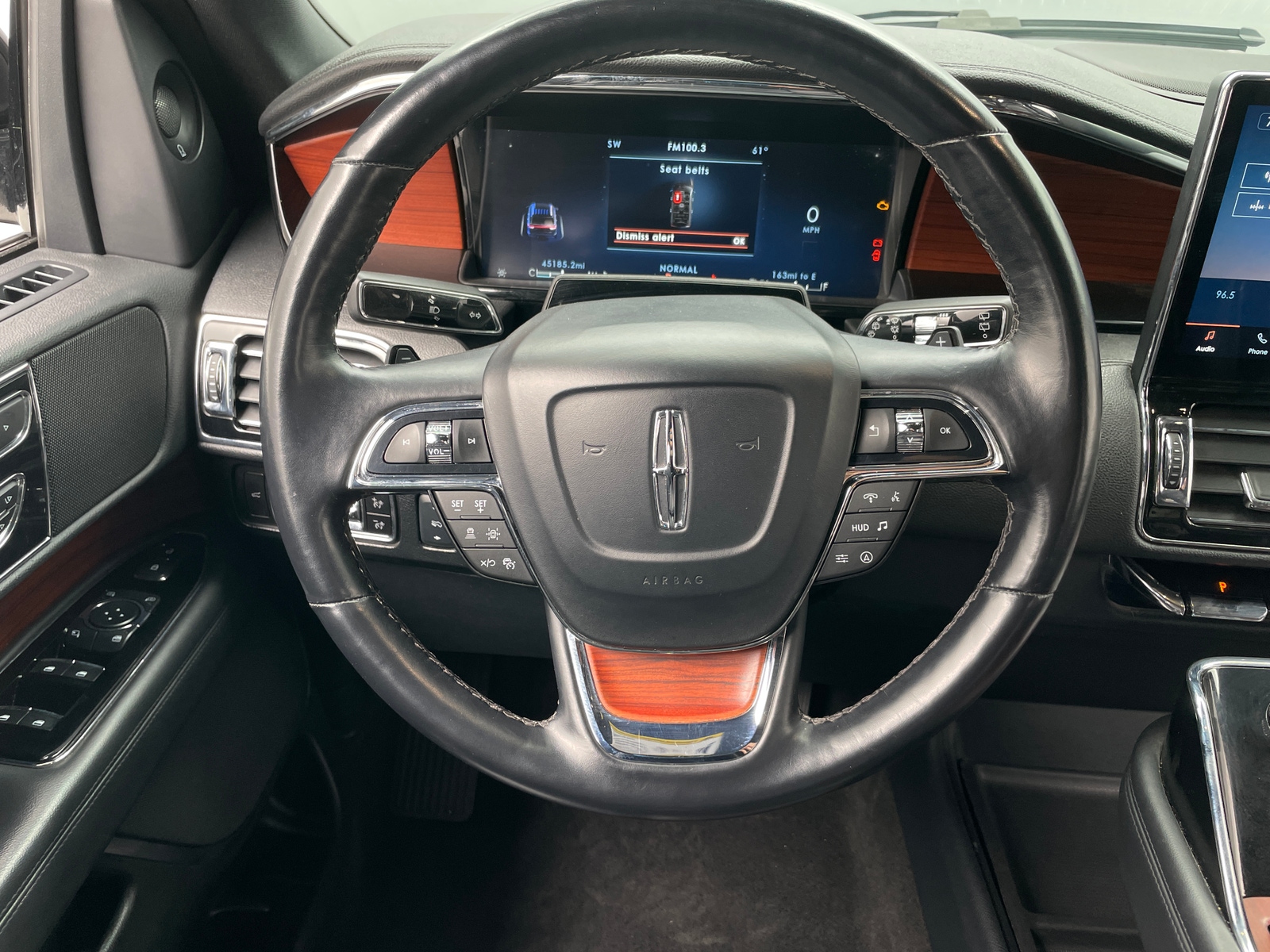 Thumbnail: 2024 Lincoln Navigator - 4