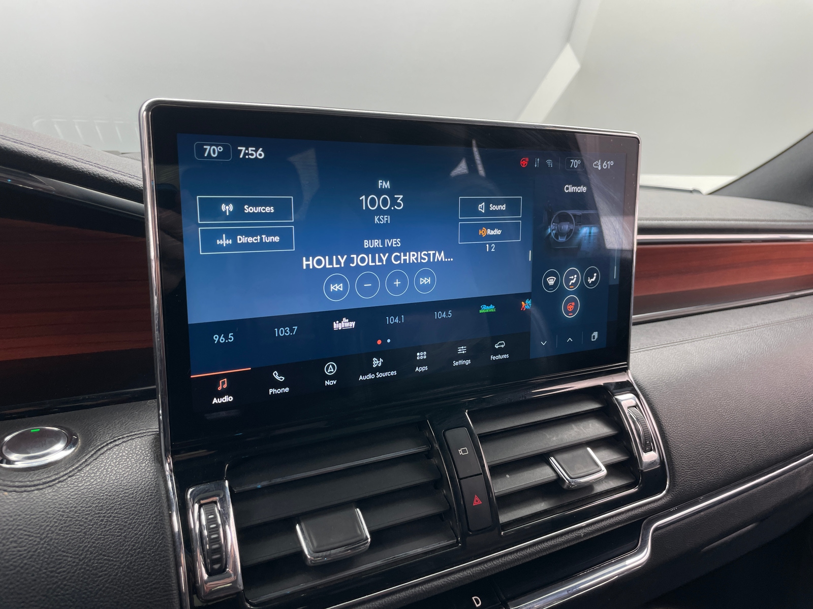 Thumbnail: 2024 Lincoln Navigator - 3