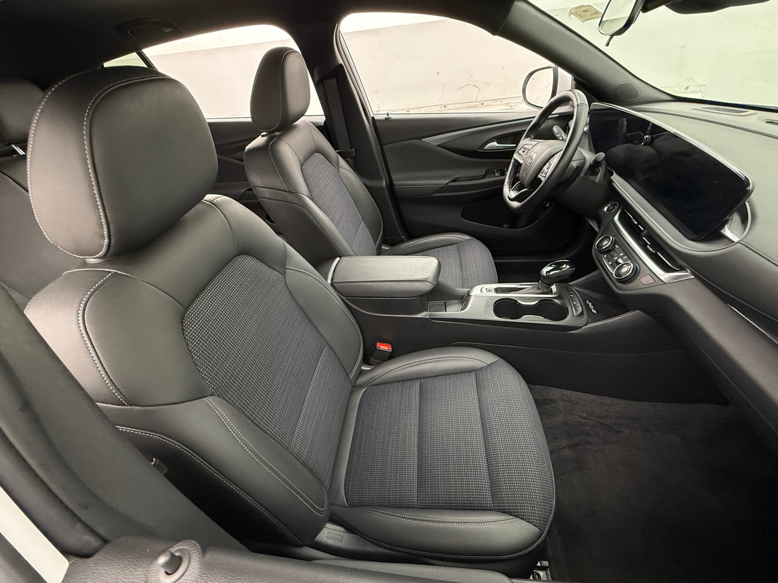 Thumbnail: 2024 Buick Envista - 2