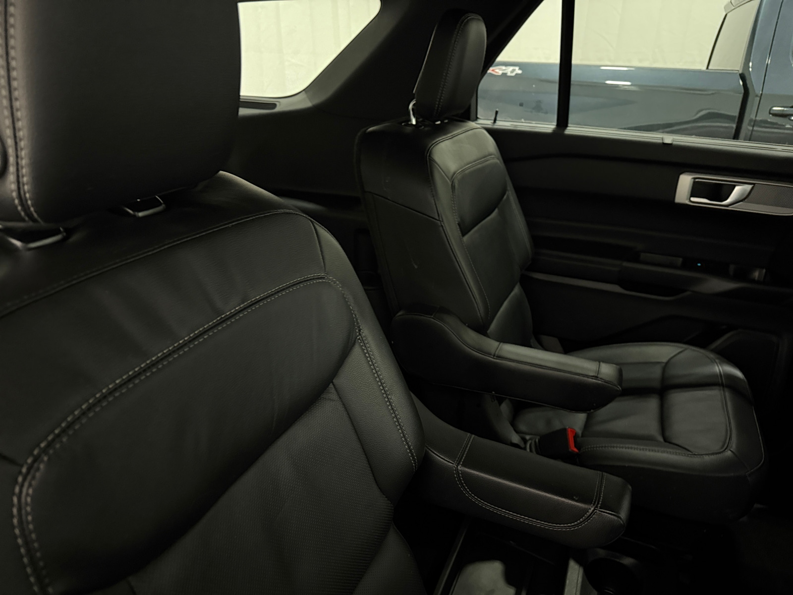 Thumbnail: 2020 Ford Explorer - 5