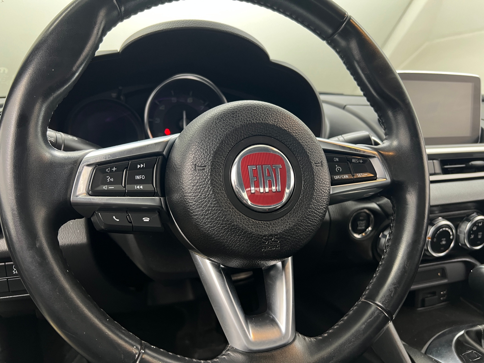 Thumbnail: 2019 Fiat 124 Spider - 5