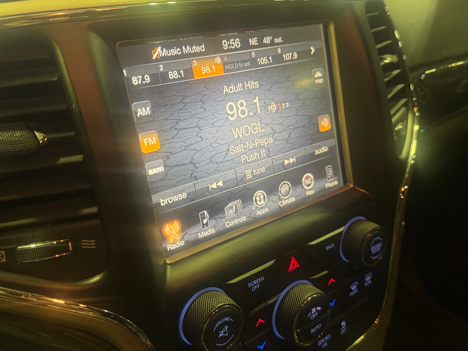 Thumbnail: 2017 Jeep Grand Cherokee - 3