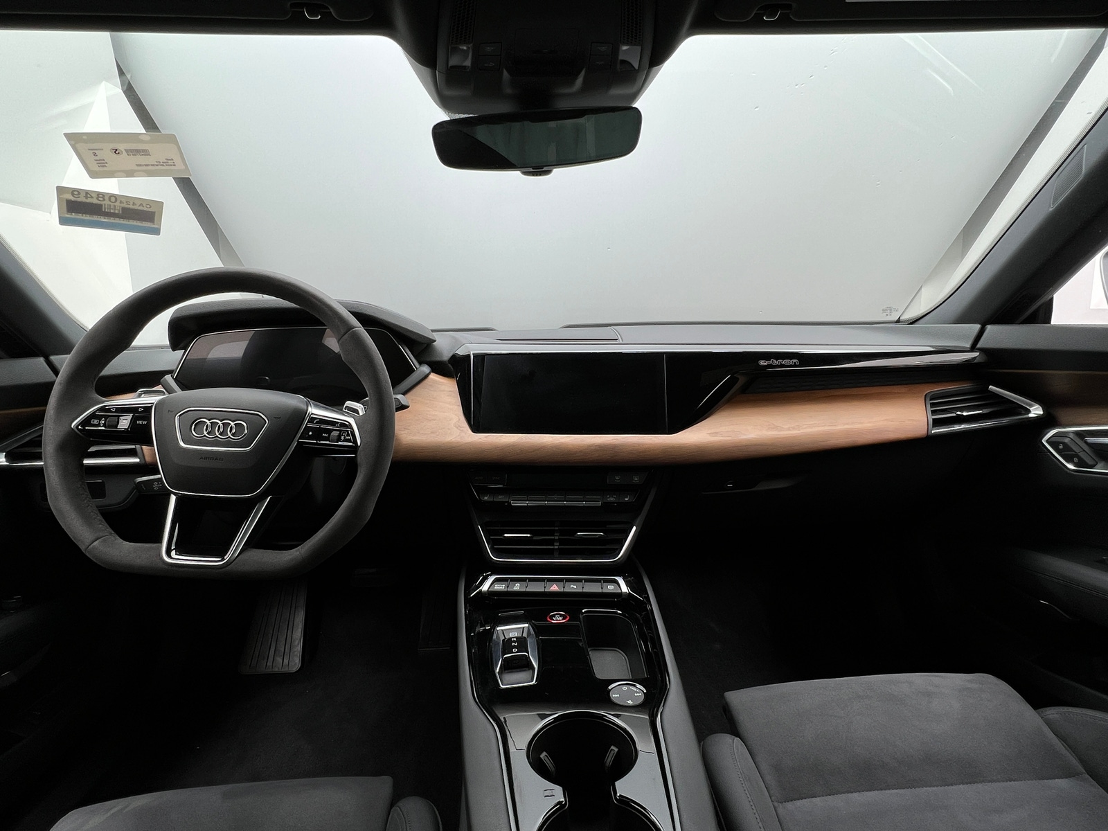 Thumbnail: 2024 Audi e-tron GT - 2