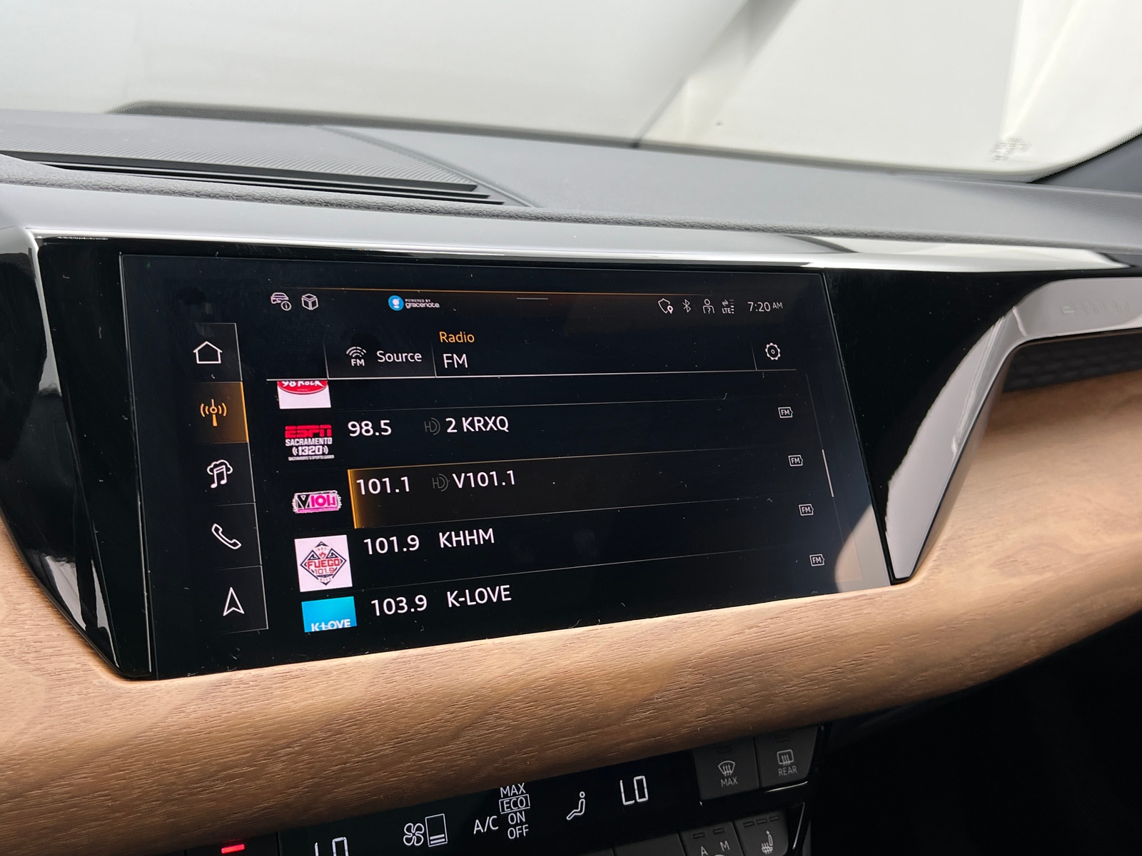 Thumbnail: 2024 Audi e-tron GT - 3