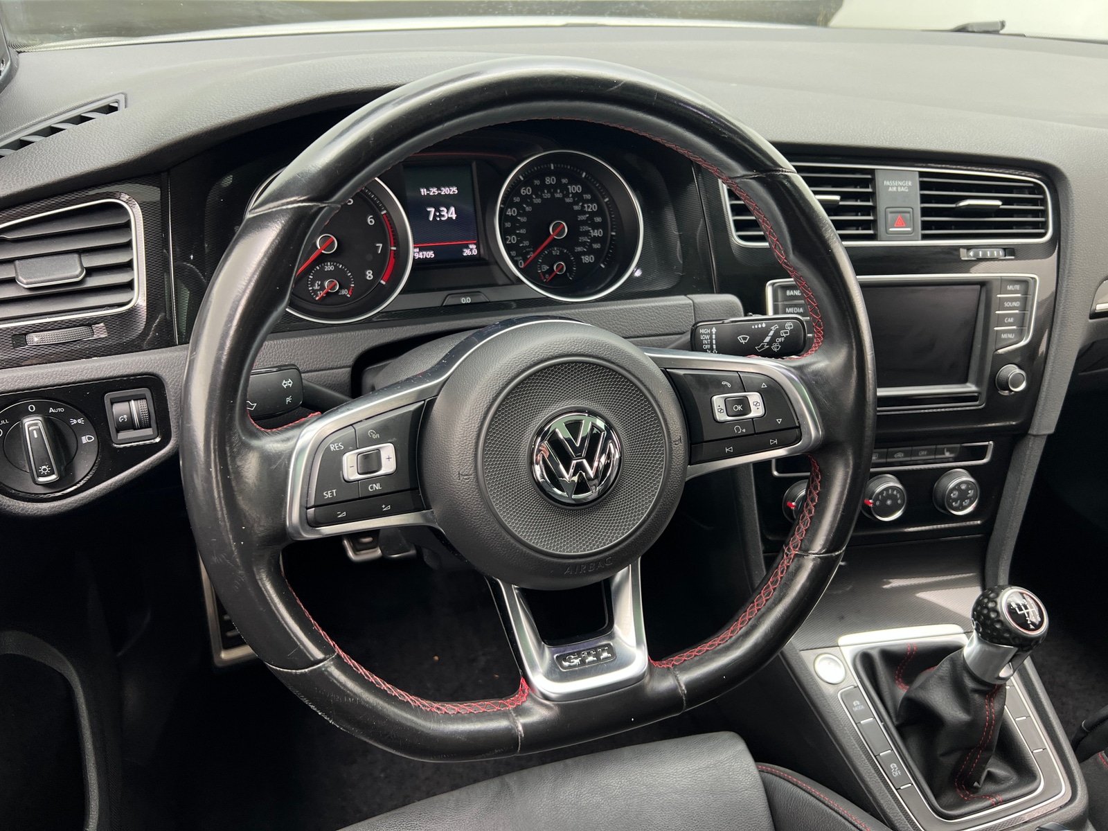 Thumbnail: 2017 Volkswagen Golf - 5