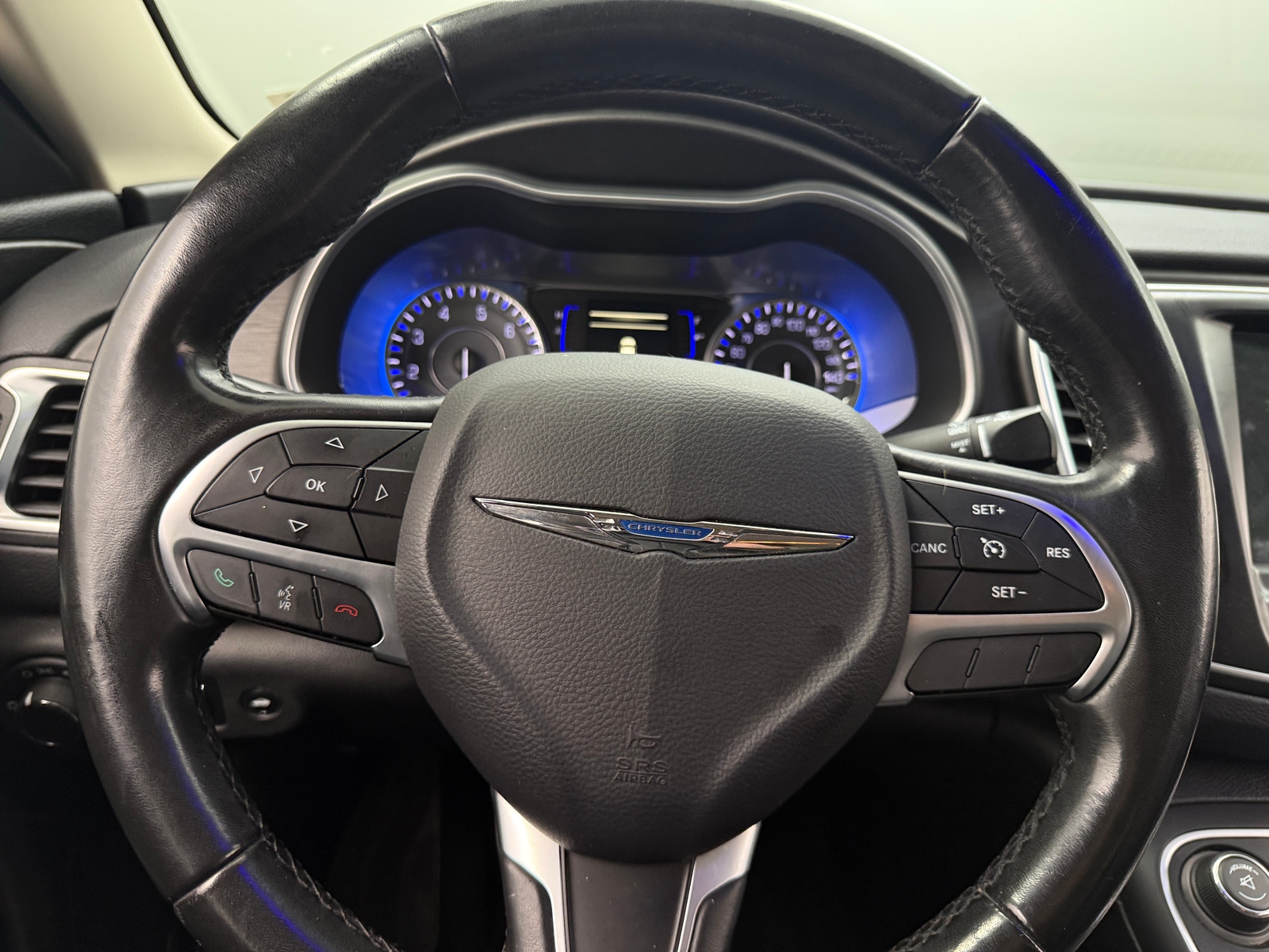 Thumbnail: 2017 Chrysler 200 - 4