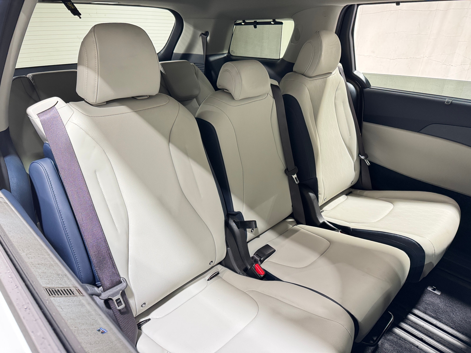 Thumbnail: 2025 Kia Carnival - 5