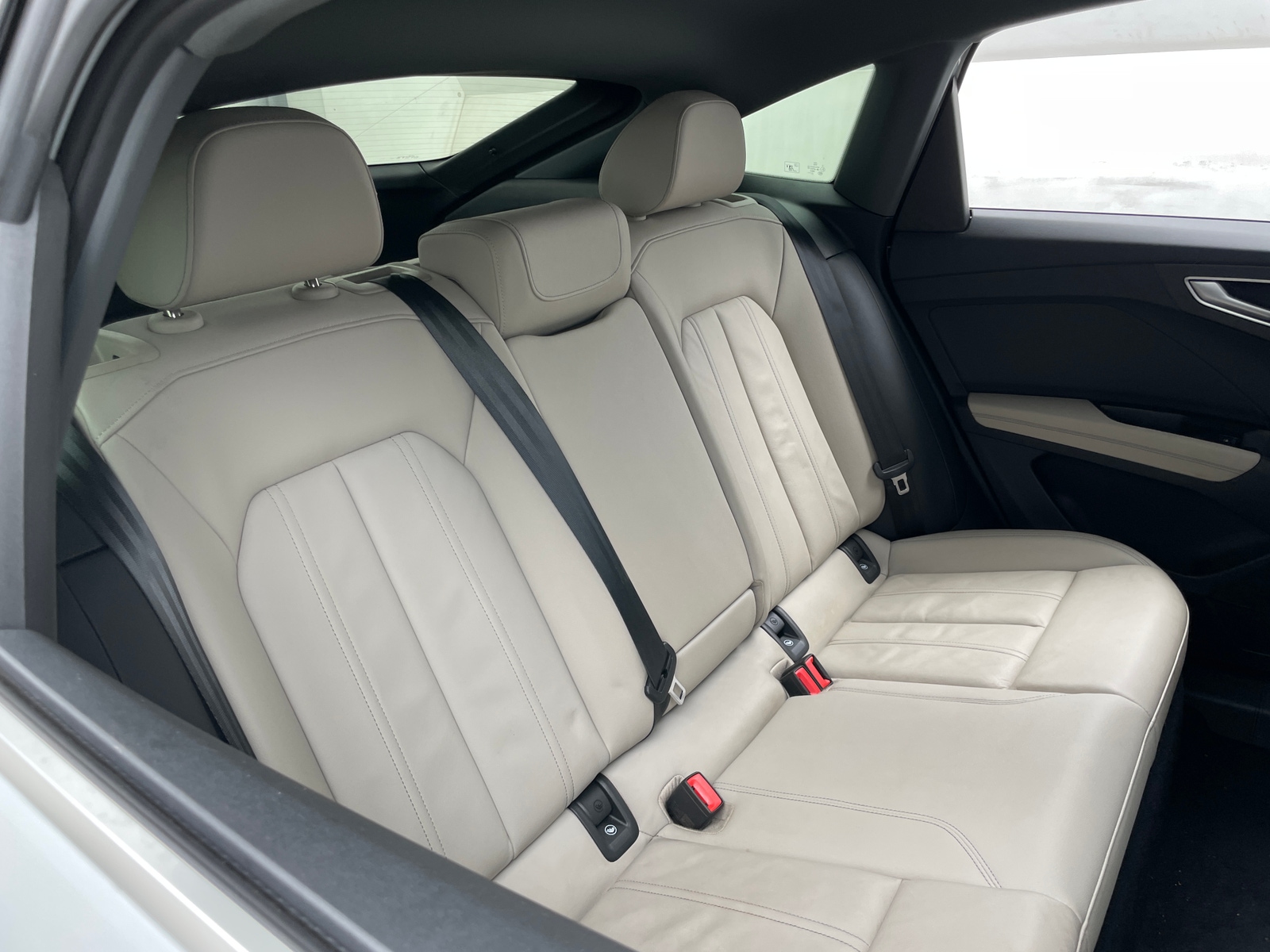 Thumbnail: 2022 Audi Q4 e-tron - 5