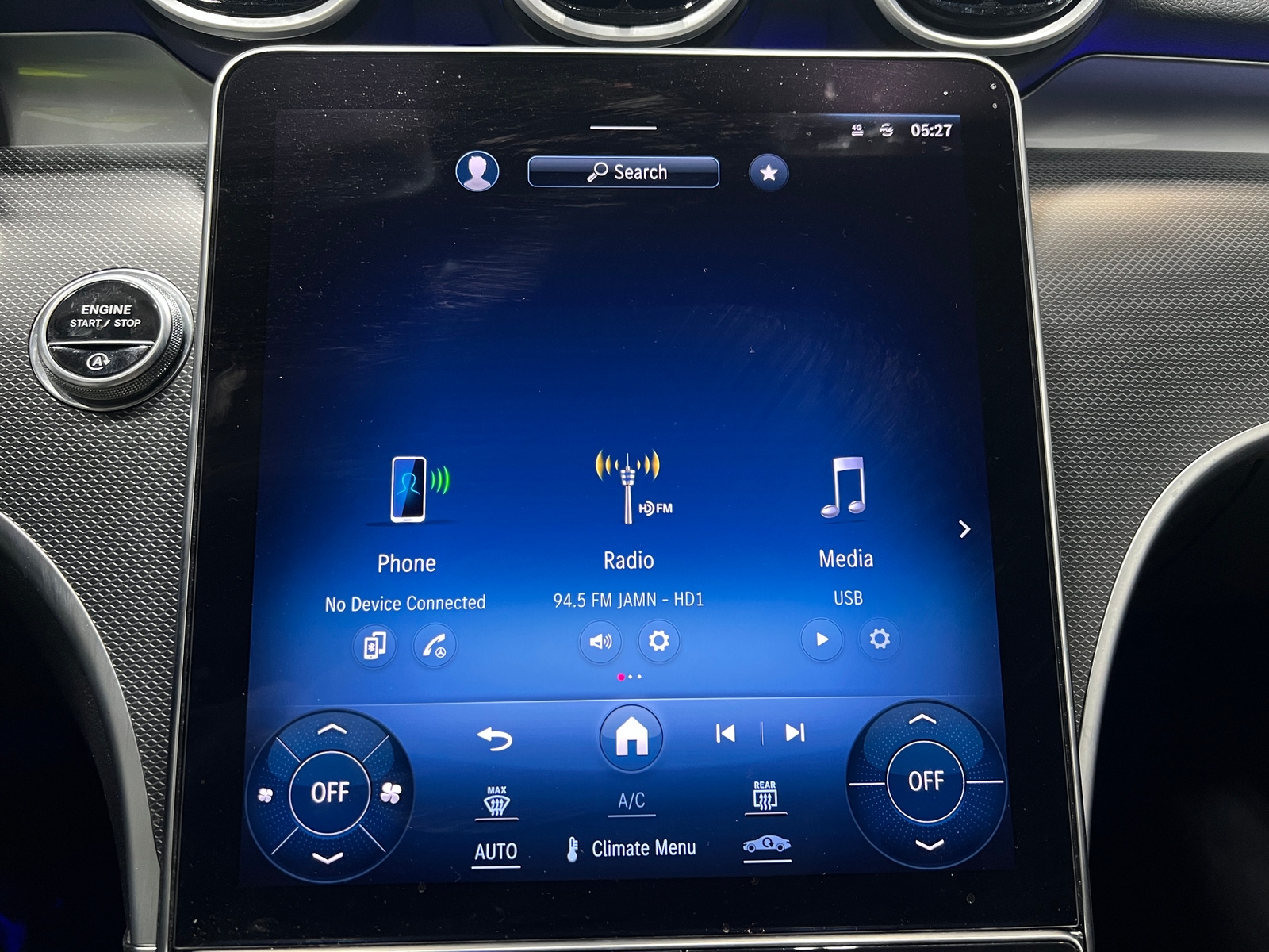 Thumbnail: 2024 Mercedes-Benz C-Class - 3