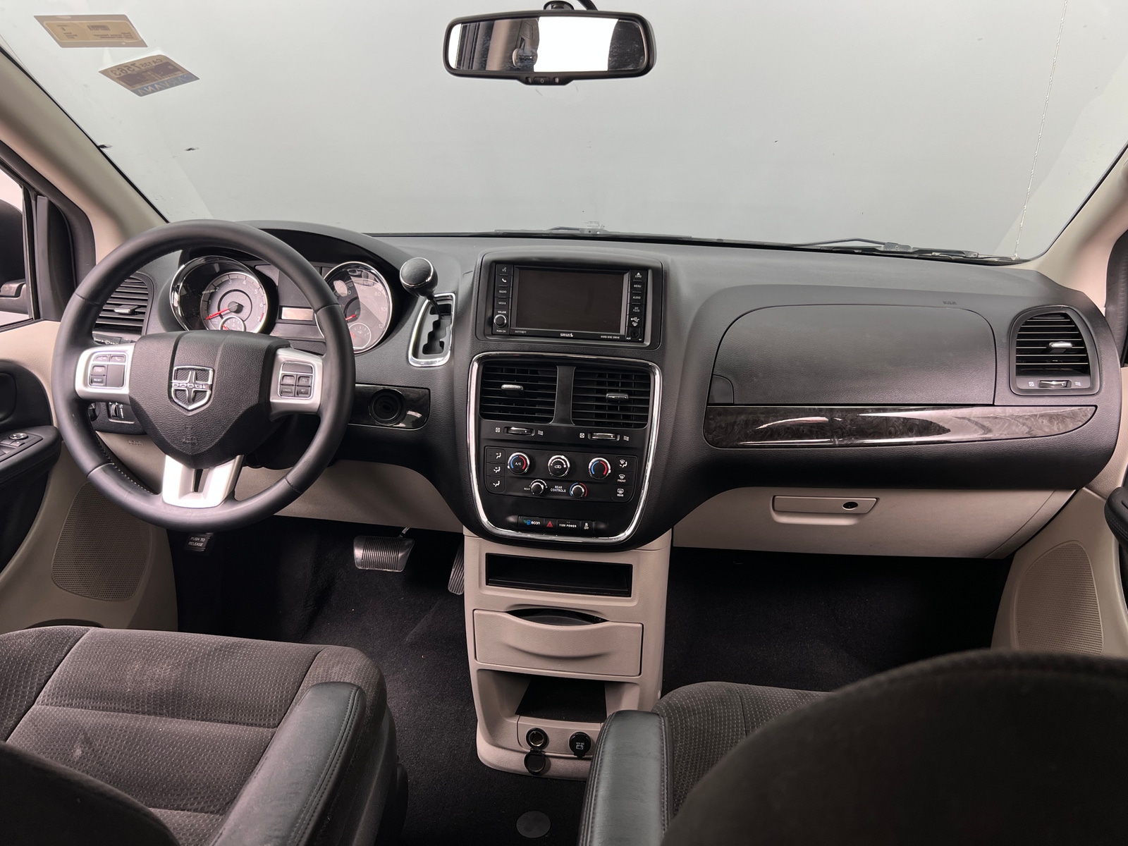 Thumbnail: 2017 Dodge Grand Caravan - 3