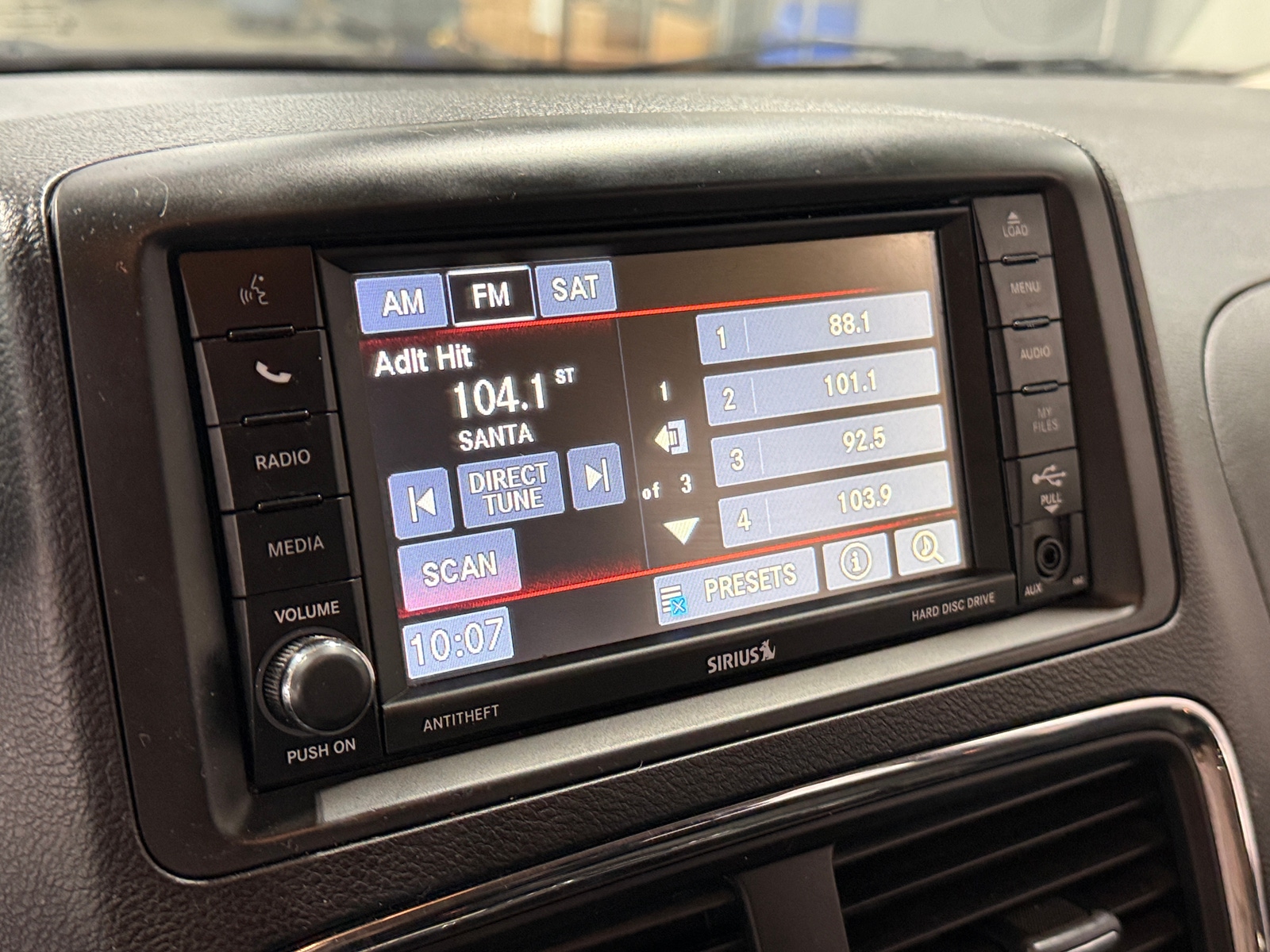 Thumbnail: 2017 Dodge Grand Caravan - 4