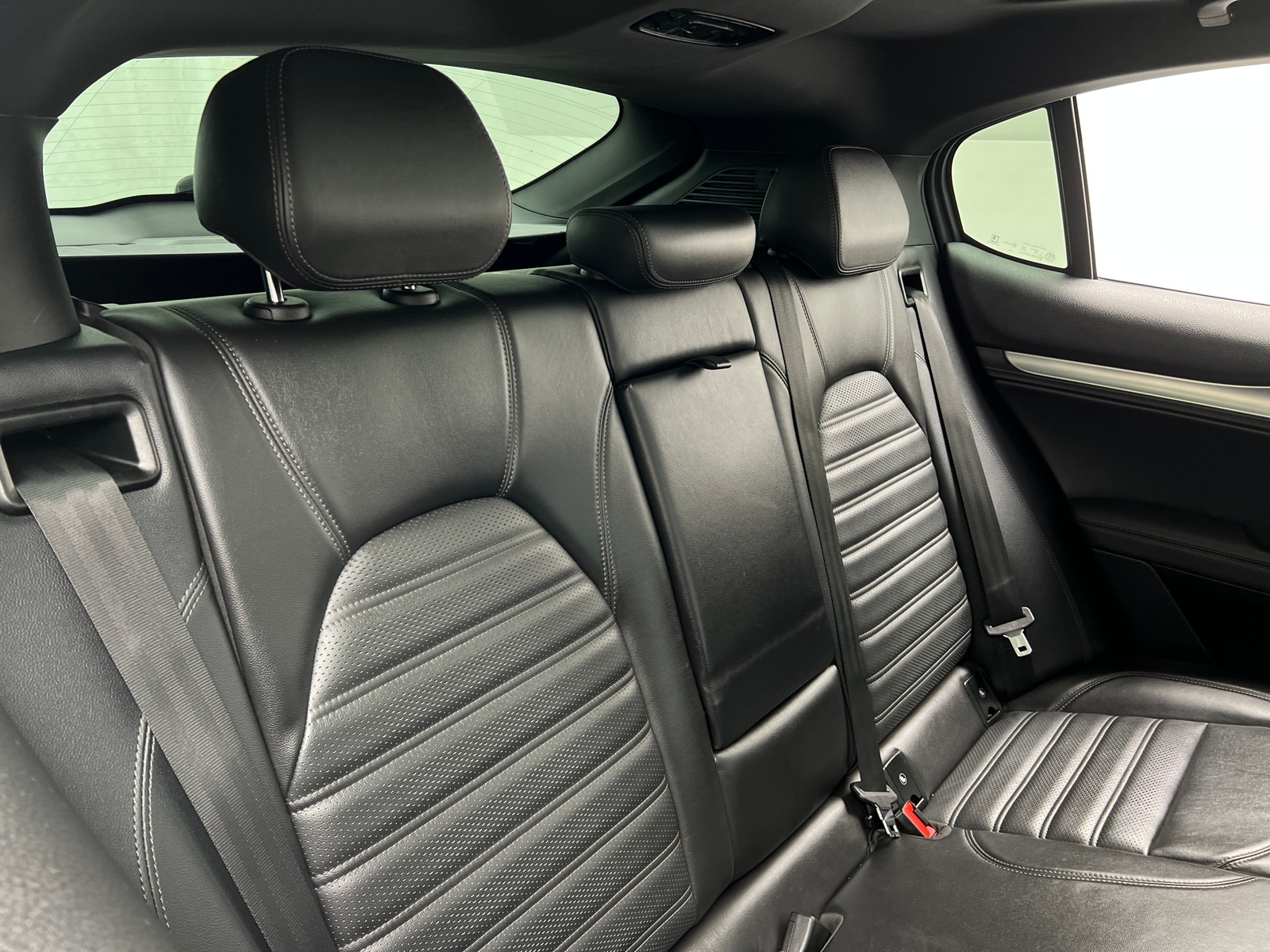 Thumbnail: 2018 Alfa Romeo Stelvio - 5