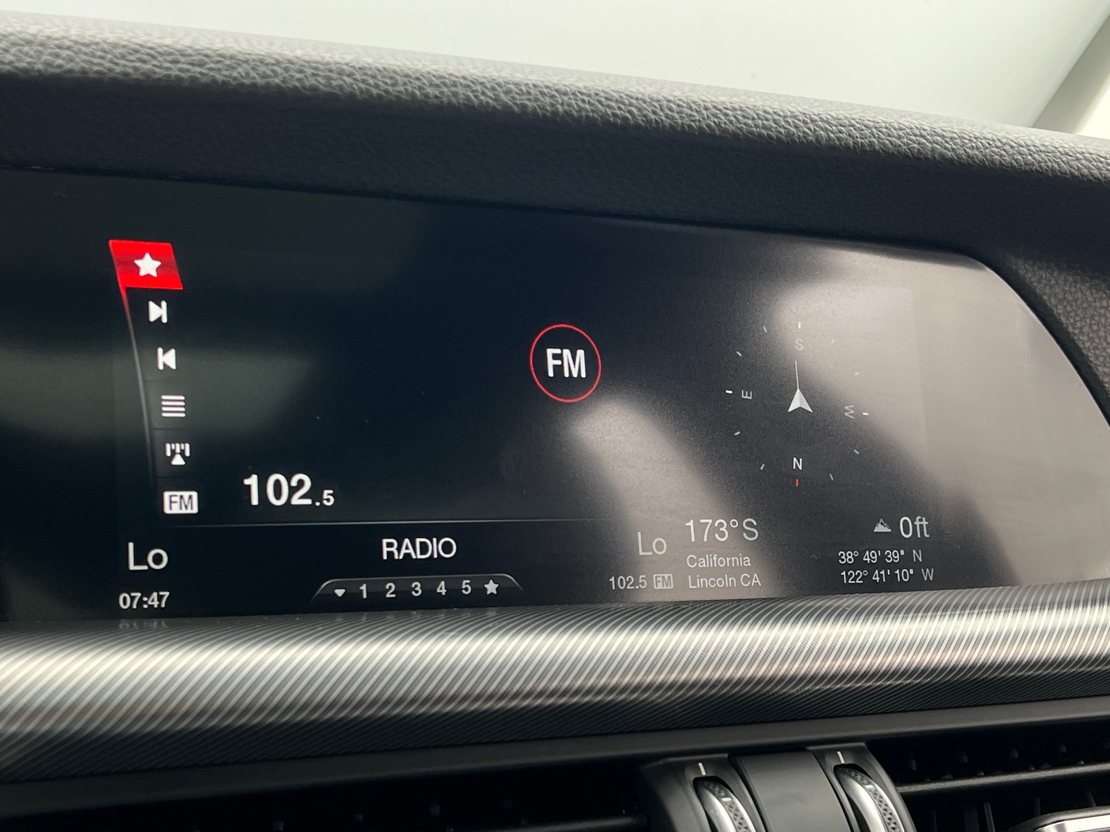 Thumbnail: 2018 Alfa Romeo Stelvio - 3