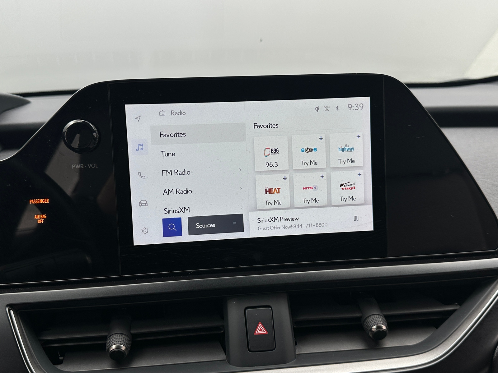 Thumbnail: 2023 Lexus UX - 3