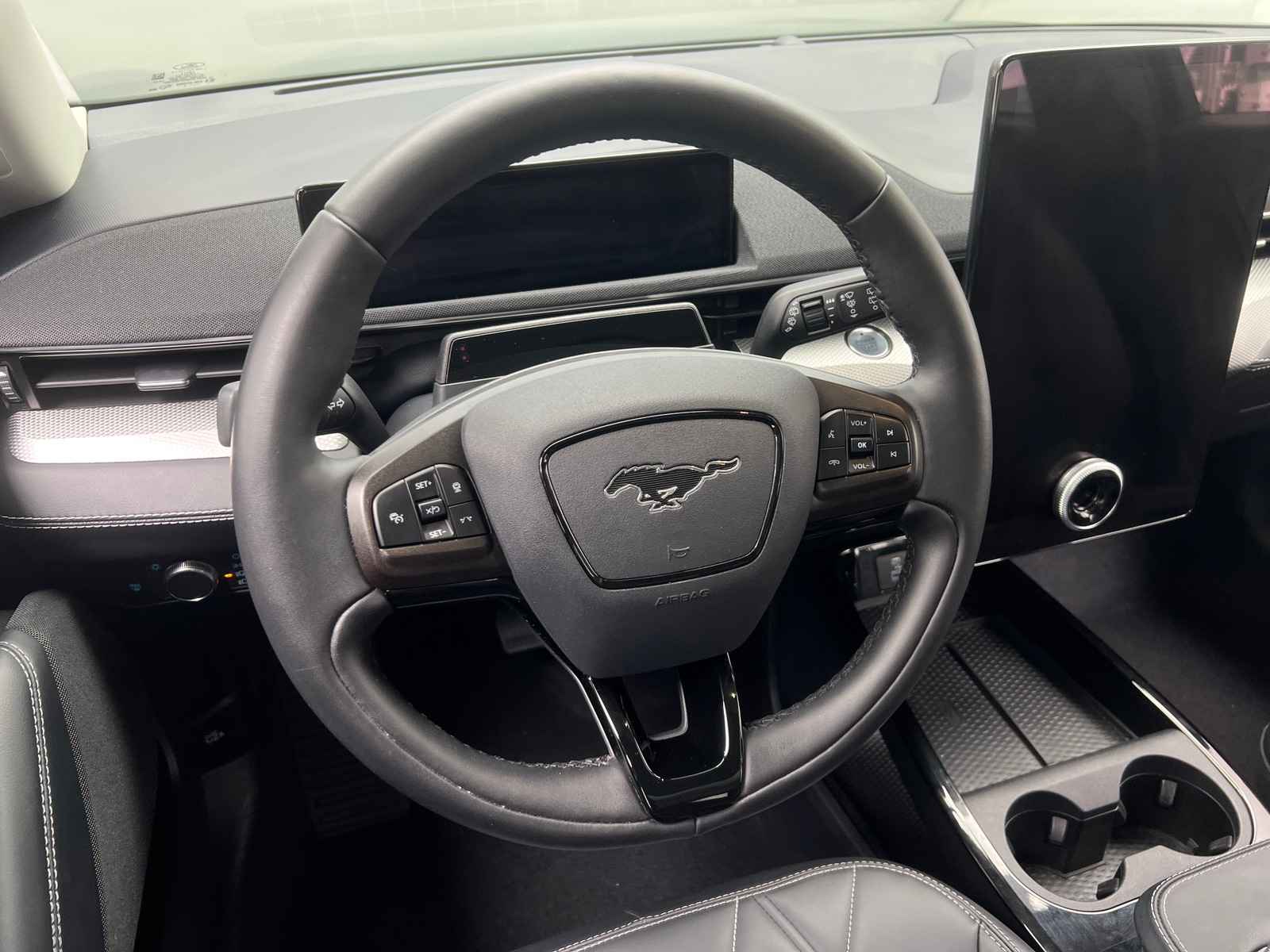 Thumbnail: 2022 Ford Mustang Mach-E - 4