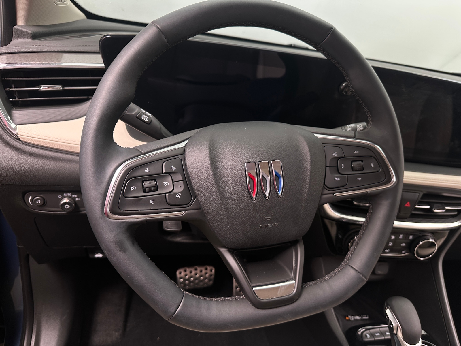 Thumbnail: 2025 Buick Encore GX - 4