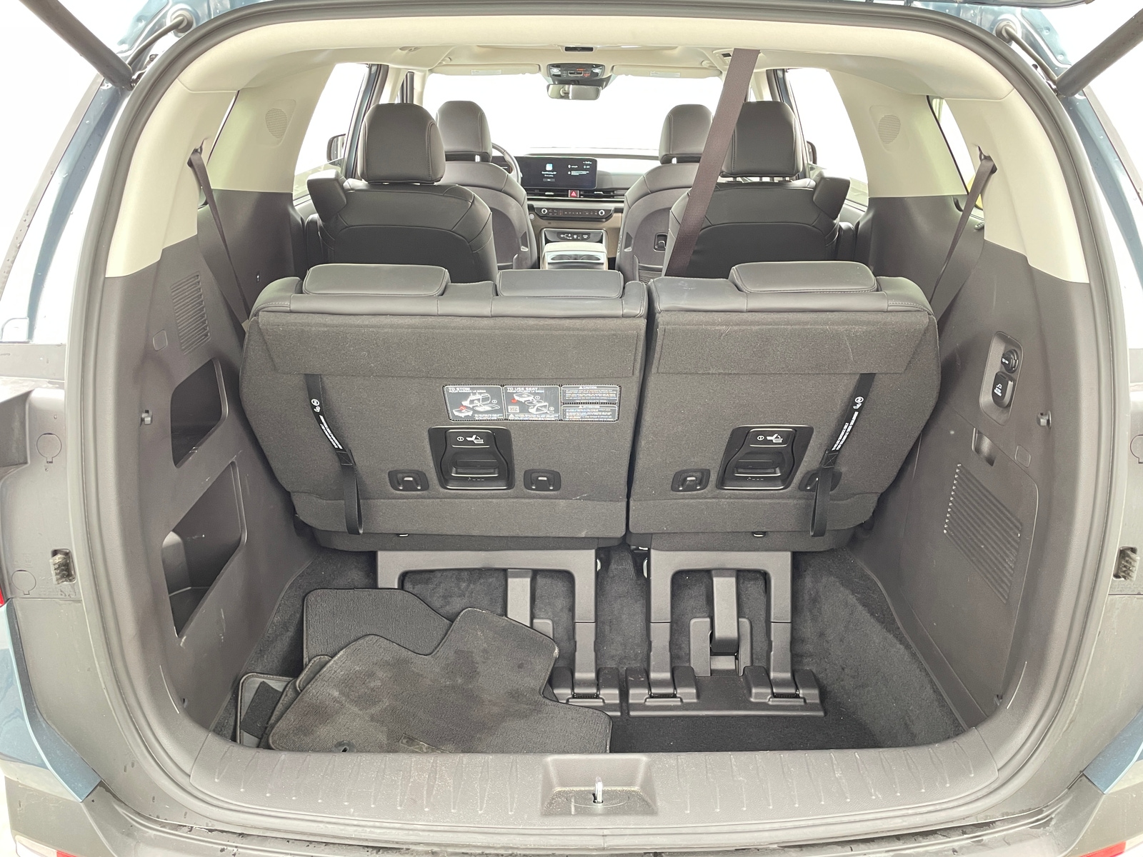 Thumbnail: 2025 Kia Carnival - 6