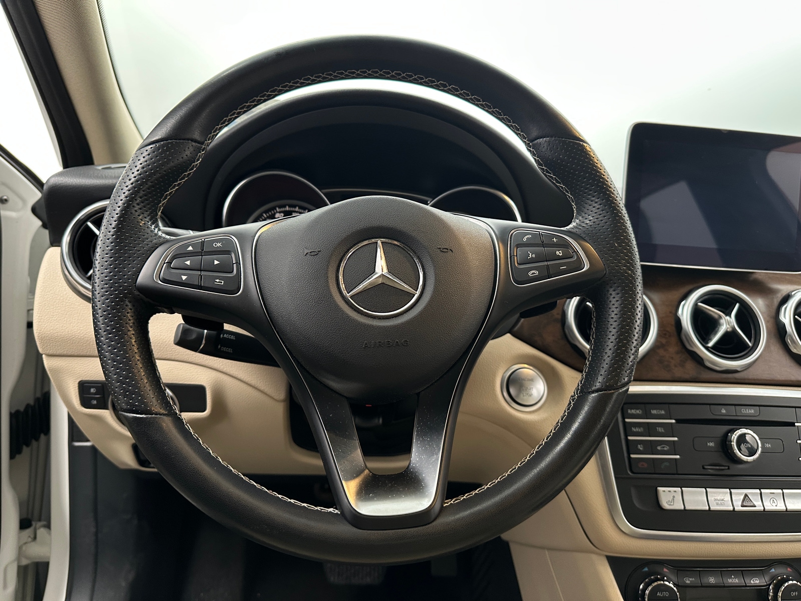 Thumbnail: 2019 Mercedes-Benz GLA - 4