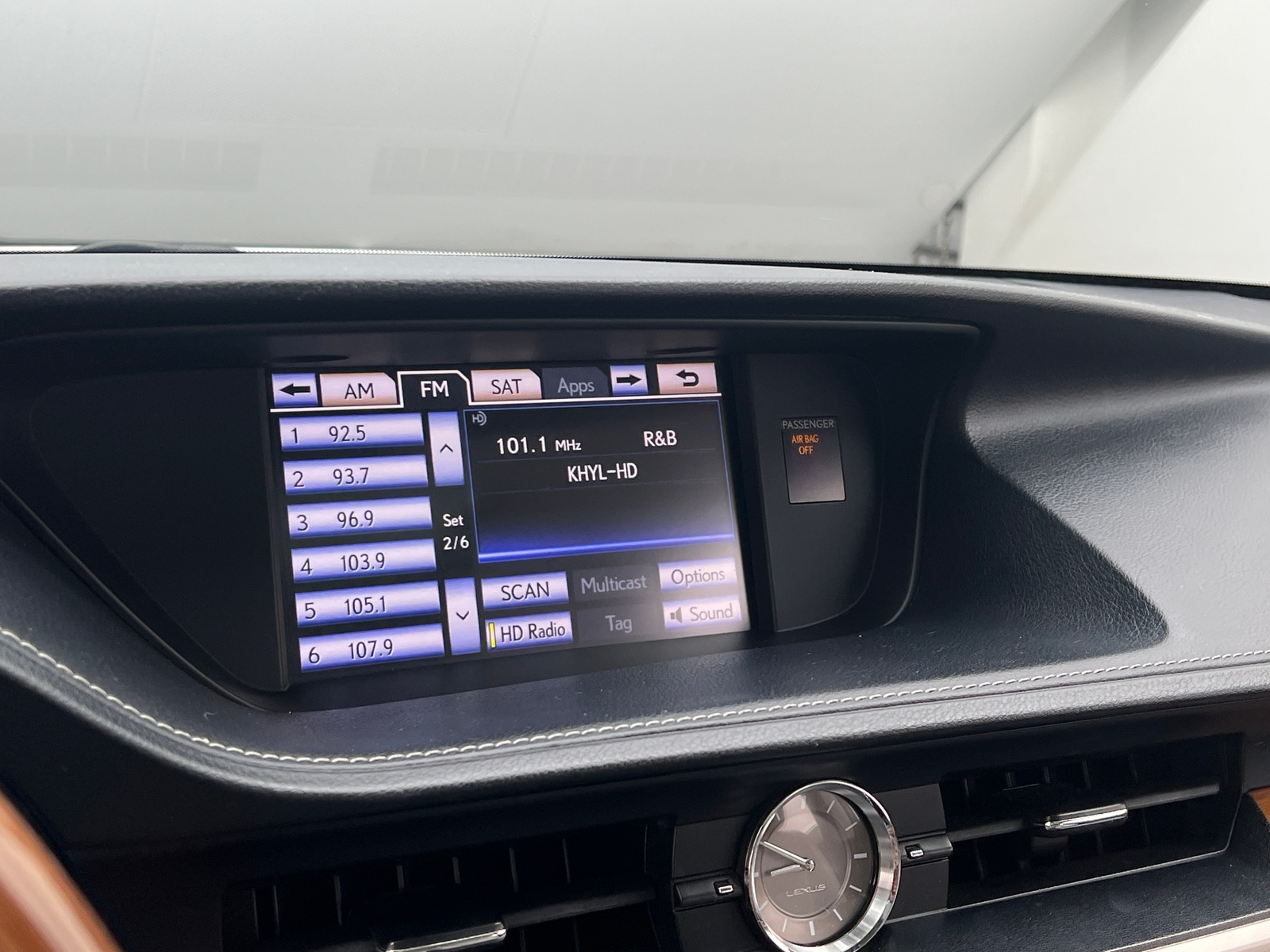 Thumbnail: 2014 Lexus ES - 3