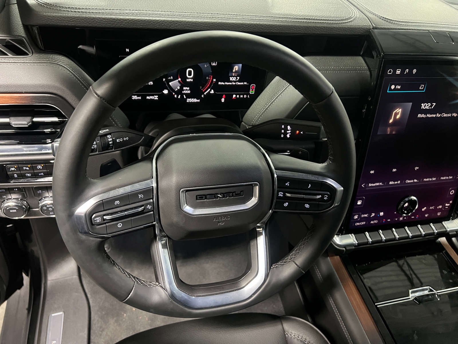 Thumbnail: 2025 GMC Yukon XL - 4