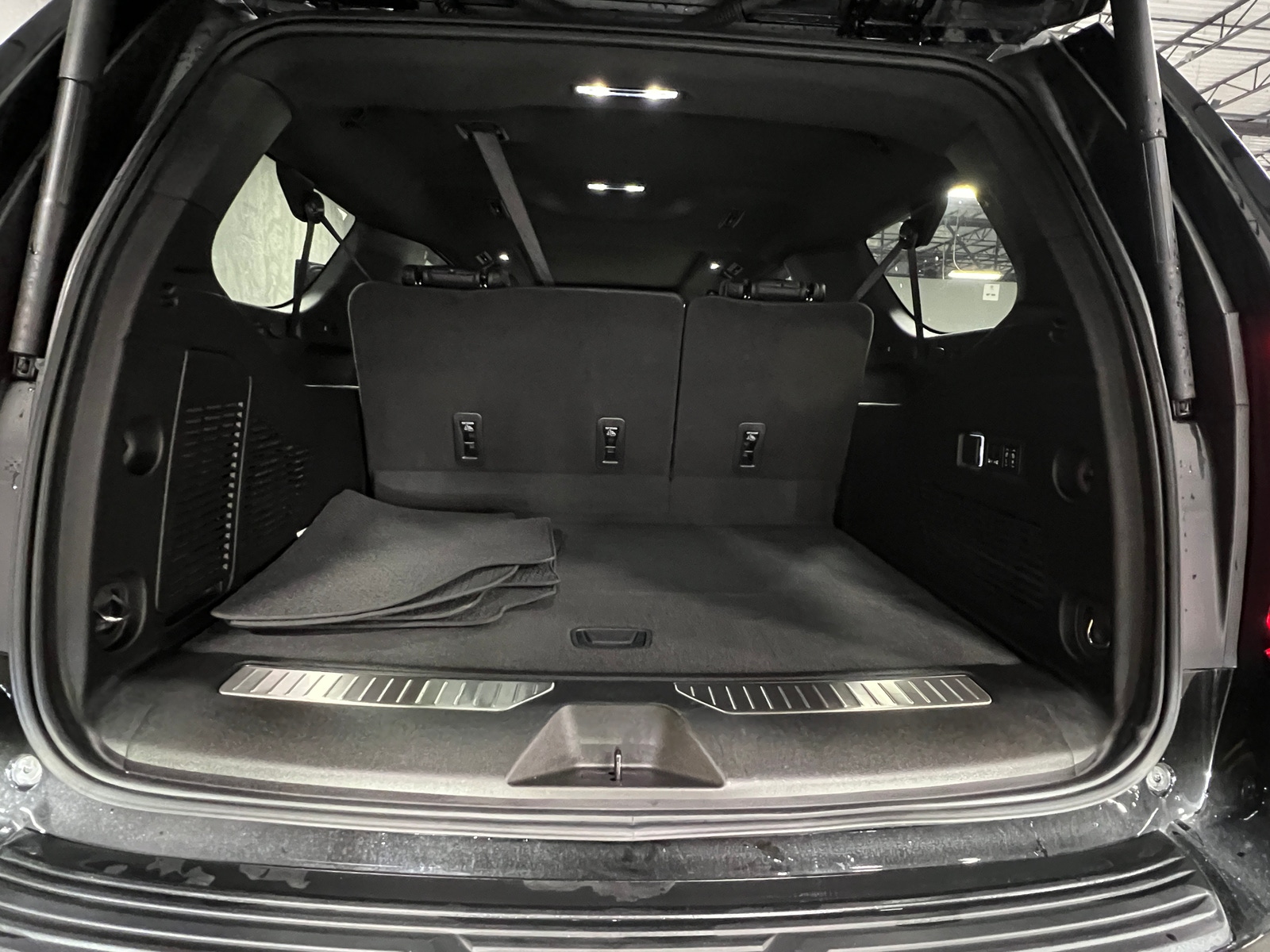 Thumbnail: 2025 GMC Yukon XL - 6