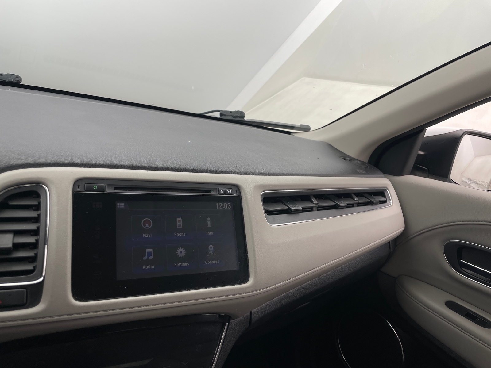 Thumbnail: 2016 Honda HR-V - 3