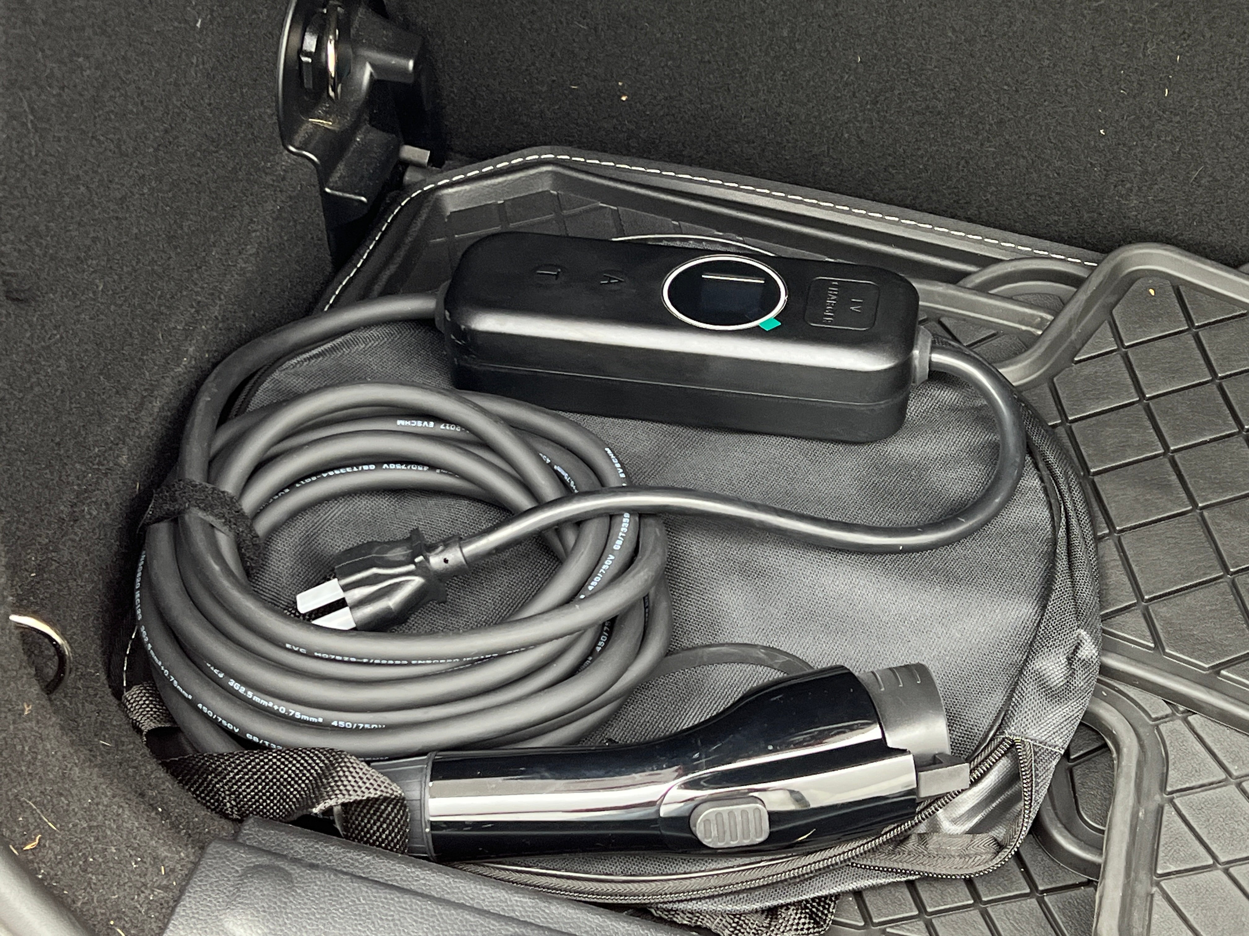 Used 2024 MINI Hardtop 2 Door SE with VIN WMW13DJ01R2U89007 for sale in Oak Creek, WI