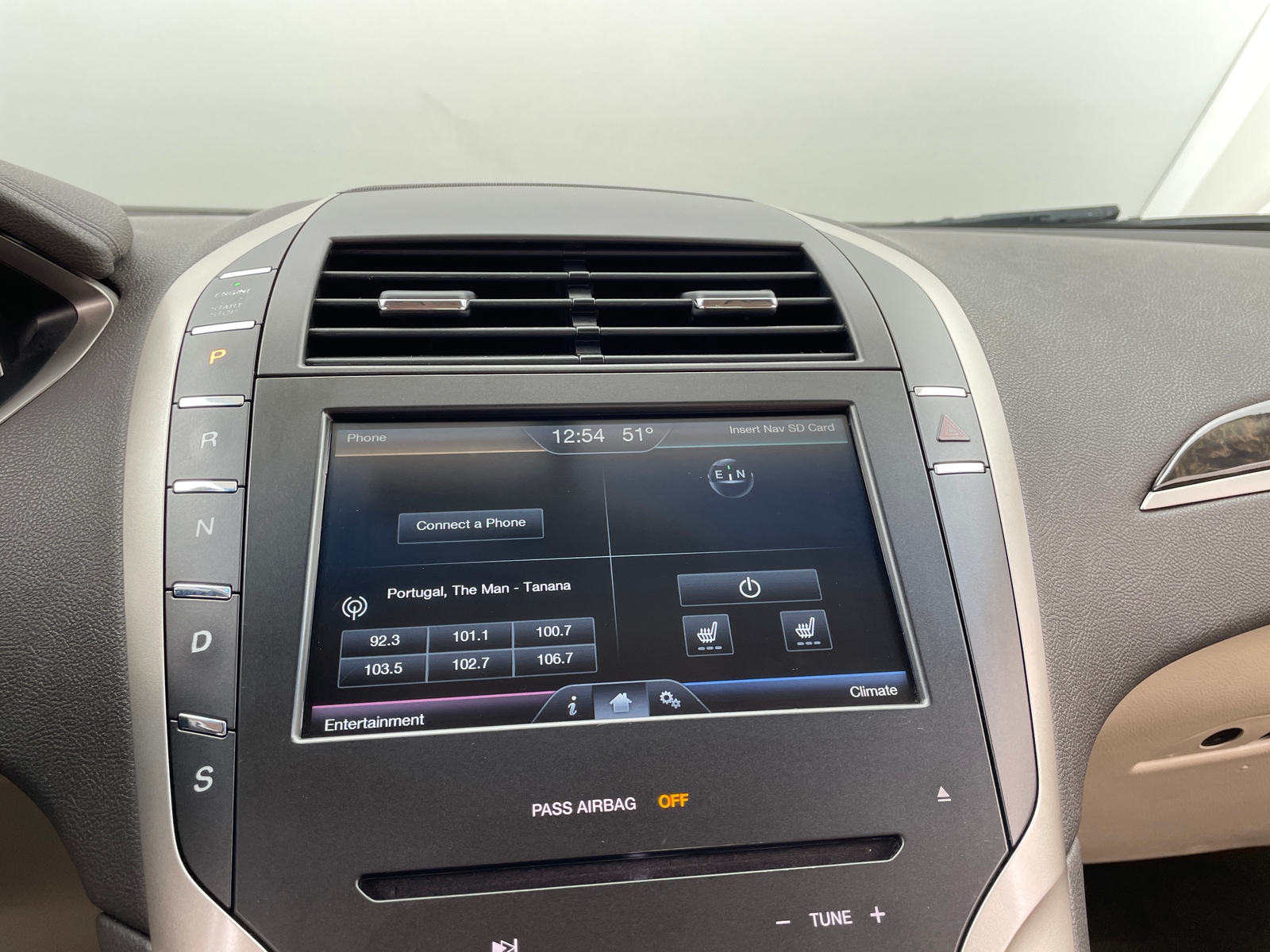 Thumbnail: 2016 Lincoln MKZ - 3